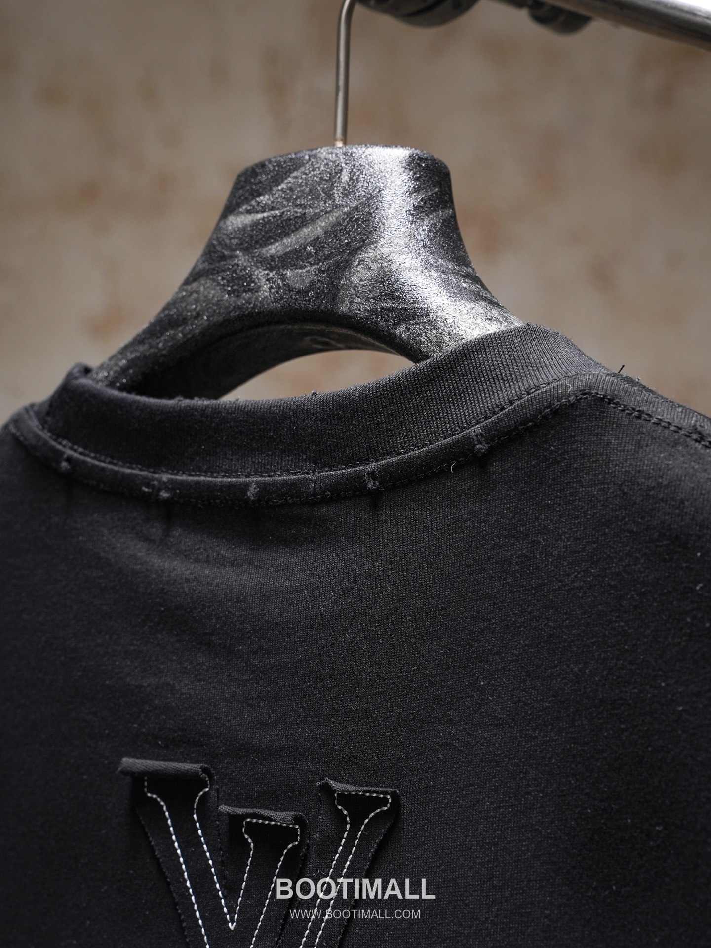 Louis Vuitton 2026 S/S Cotton Patch Embroidered Logo T-Shirt 루이비통 2026SS 코튼 패치 자수 로고 티셔츠 16