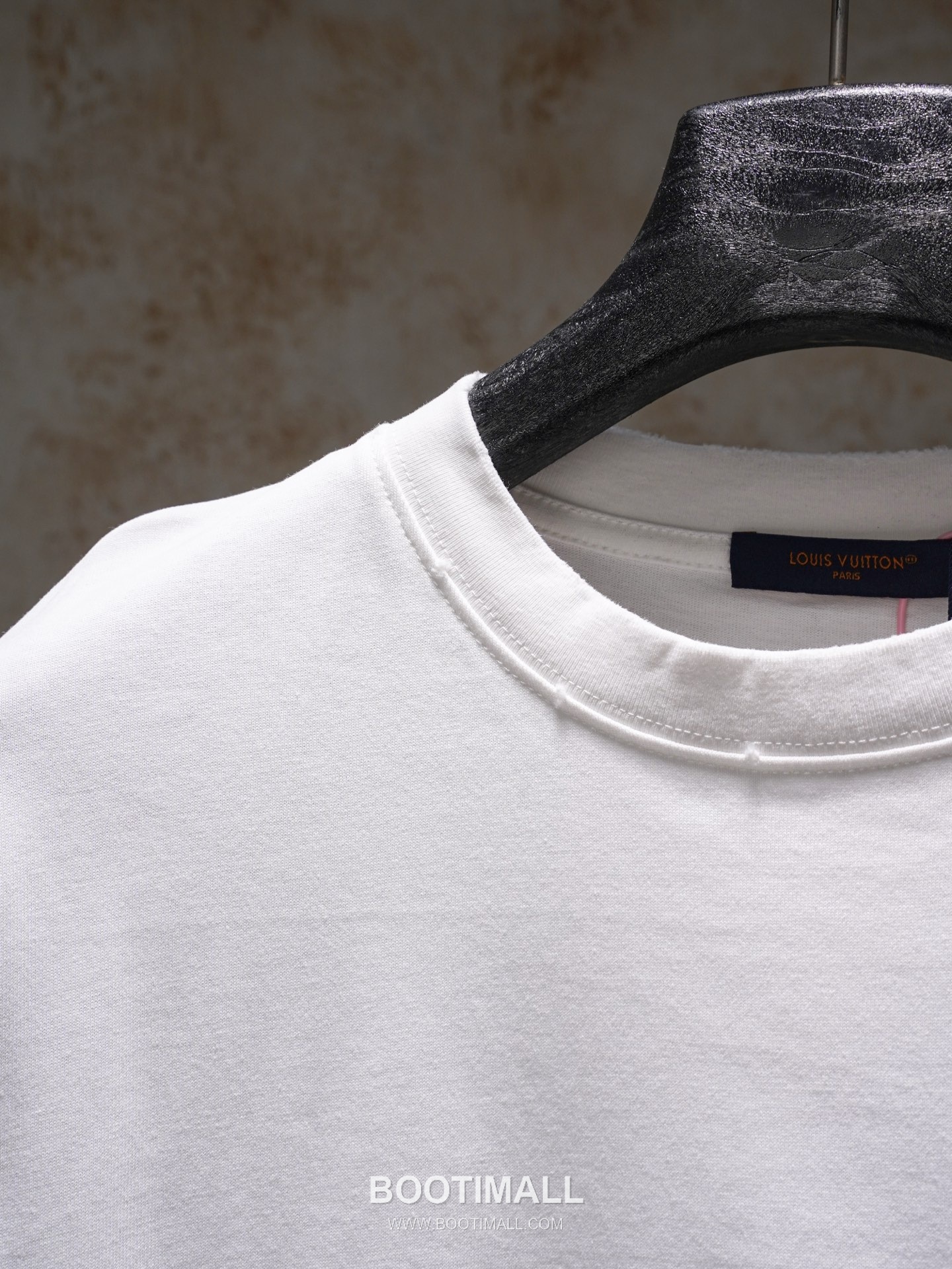 Louis Vuitton 2026 S/S Cotton Patch Embroidered Logo T-Shirt 루이비통 2026SS 코튼 패치 자수 로고 티셔츠 3