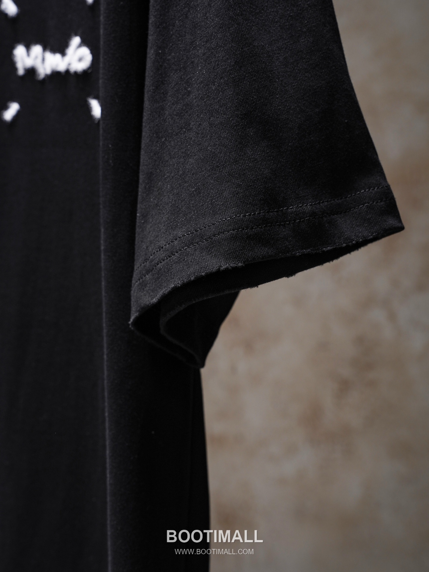 MM6 Maison Margiela 2026 S/S Cotton Embroidered Distressed T-Shirt MM6메종마르지엘라 2026SS 코튼 자수 디스트로이드 티셔츠 13