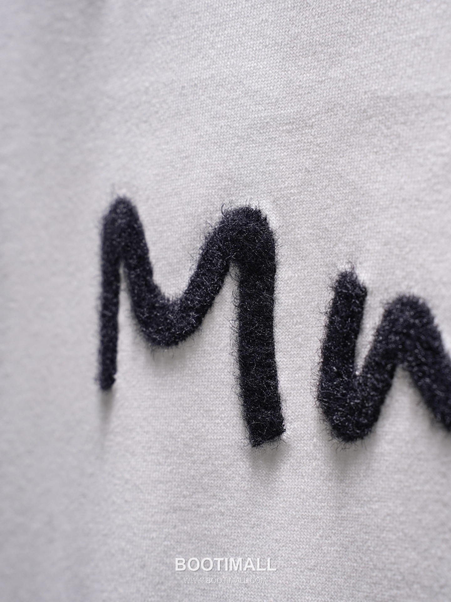 MM6 Maison Margiela 2026 S/S Cotton Embroidered Distressed T-Shirt MM6메종마르지엘라 2026SS 코튼 자수 디스트로이드 티셔츠 7