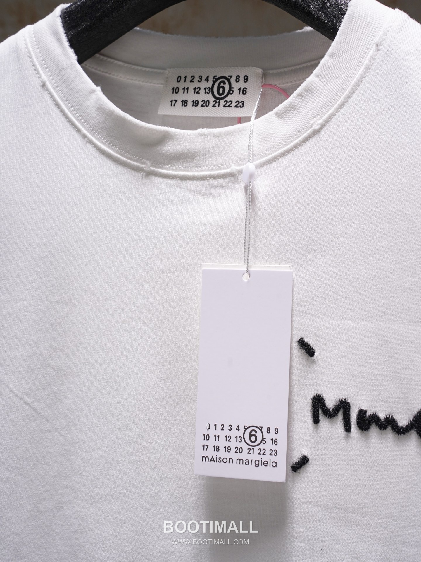 MM6 Maison Margiela 2026 S/S Cotton Embroidered Distressed T-Shirt MM6메종마르지엘라 2026SS 코튼 자수 디스트로이드 티셔츠 10