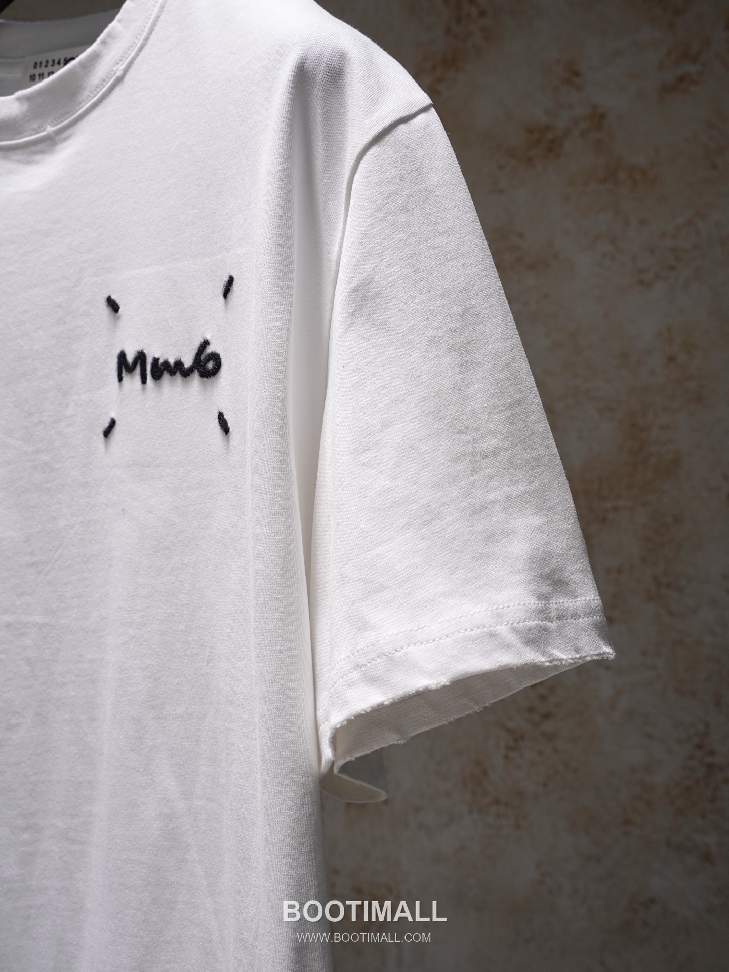MM6 Maison Margiela 2026 S/S Cotton Embroidered Distressed T-Shirt MM6메종마르지엘라 2026SS 코튼 자수 디스트로이드 티셔츠 11