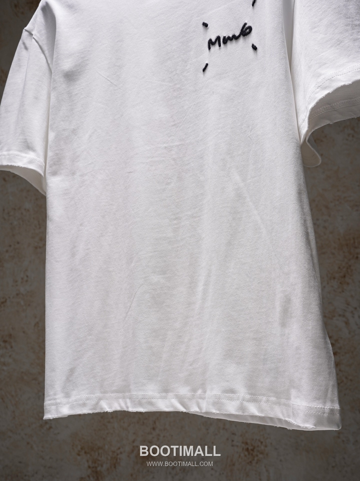 MM6 Maison Margiela 2026 S/S Cotton Embroidered Distressed T-Shirt MM6메종마르지엘라 2026SS 코튼 자수 디스트로이드 티셔츠 12