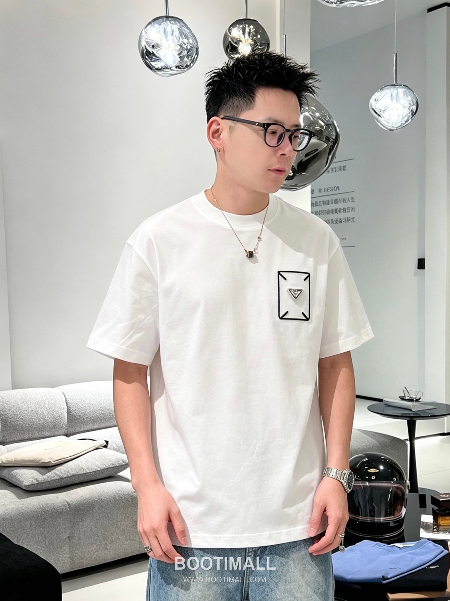 Prada 2026 S/S Cotton Triangle Logo Embroidered T-Shirt 프라다 2026SS 코튼 트라이앵글 로고 자수 티셔츠 5
