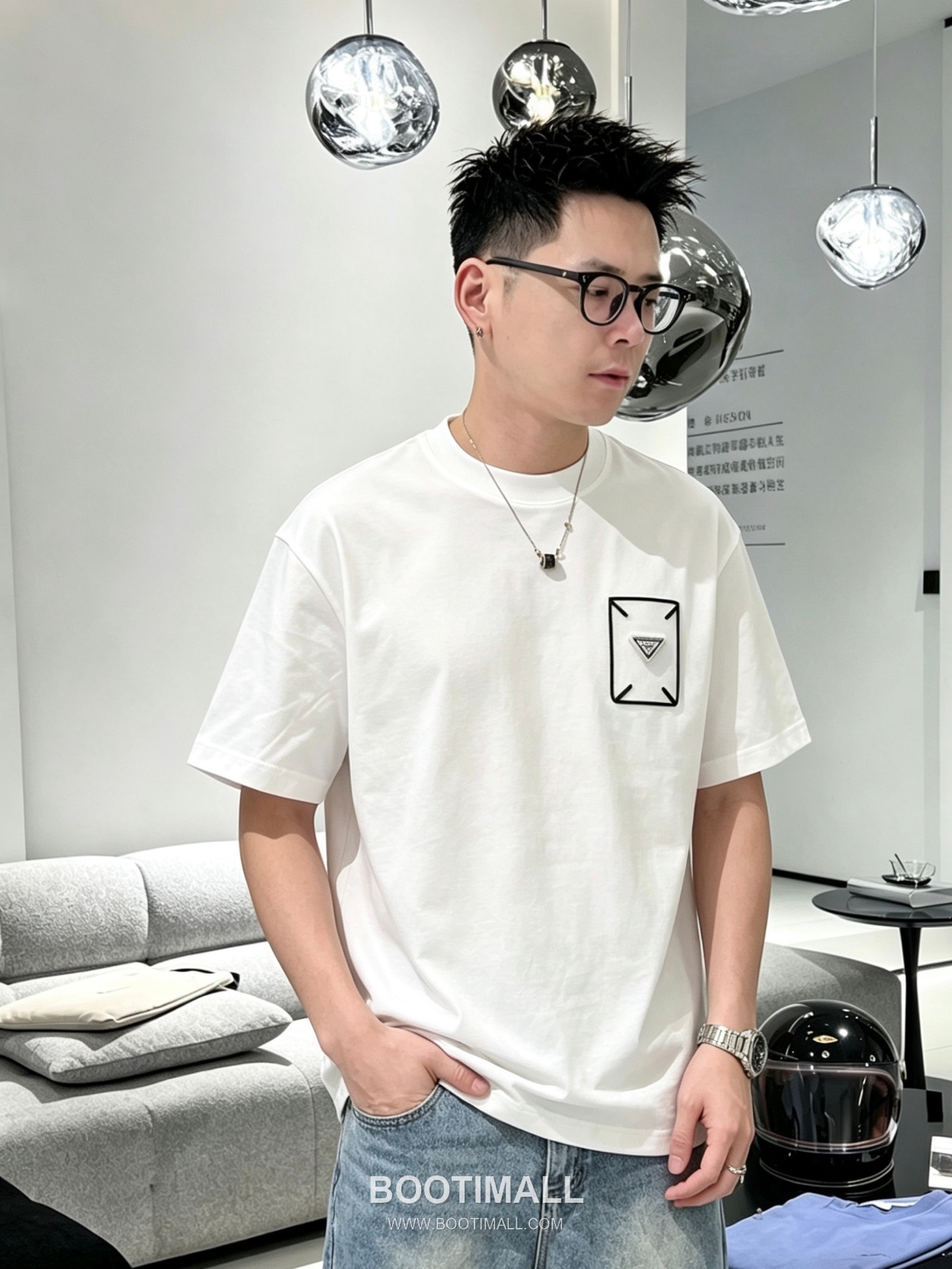 Prada 2026 S/S Cotton Triangle Logo Embroidered T-Shirt 프라다 2026SS 코튼 트라이앵글 로고 자수 티셔츠 6
