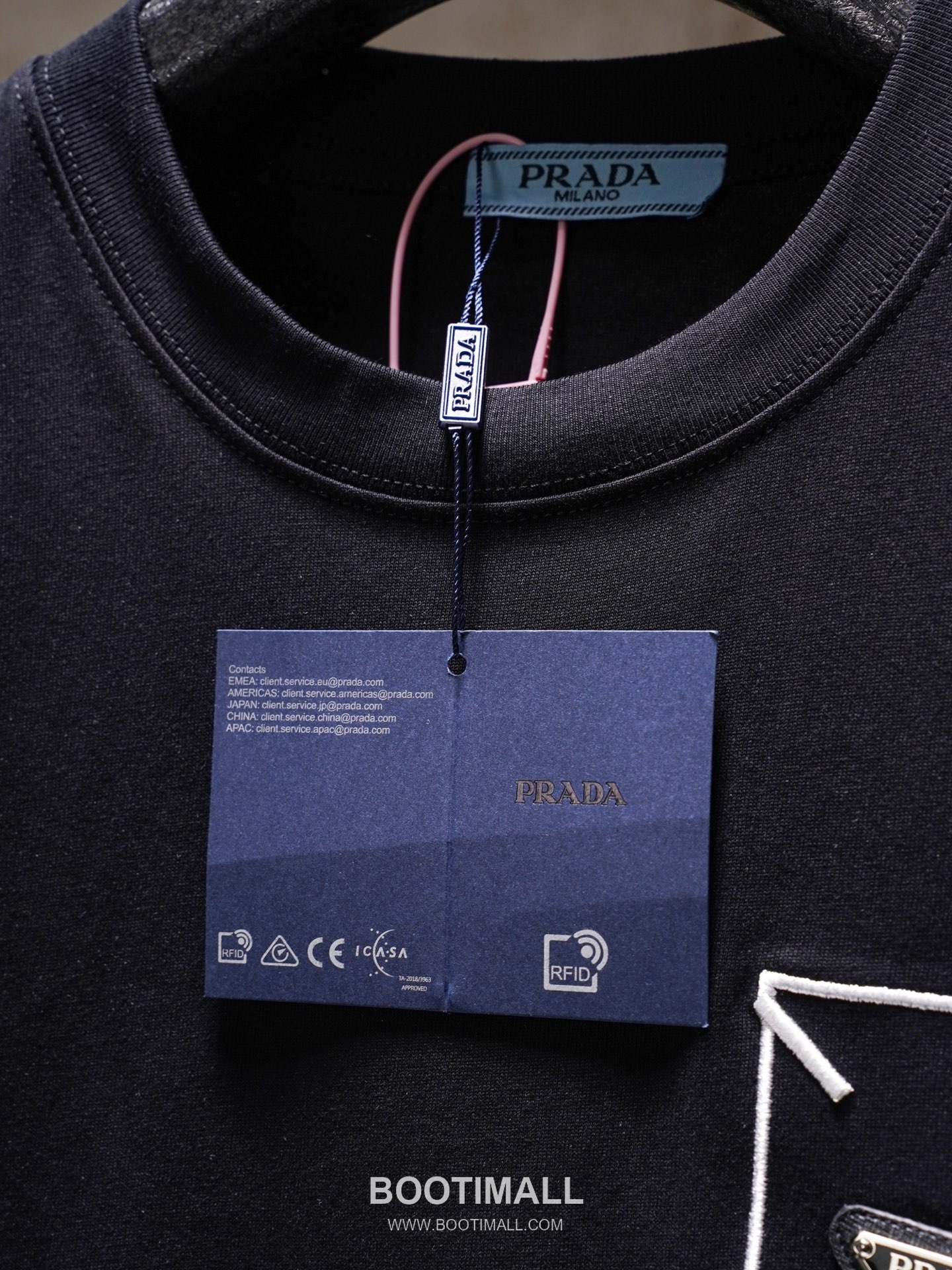 Prada 2026 S/S Cotton Triangle Logo Embroidered T-Shirt 프라다 2026SS 코튼 트라이앵글 로고 자수 티셔츠 12