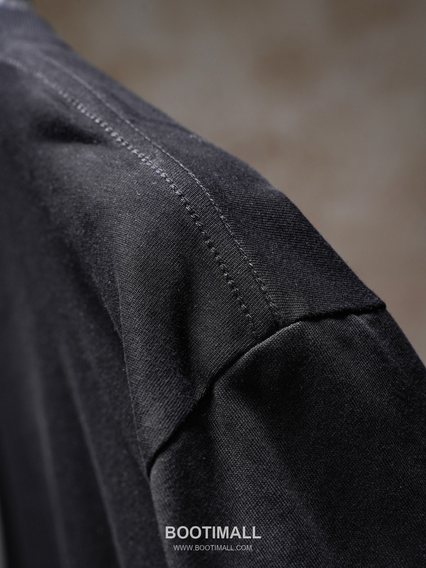 Prada 2026 S/S Cotton Triangle Logo Embroidered T-Shirt 프라다 2026SS 코튼 트라이앵글 로고 자수 티셔츠 15