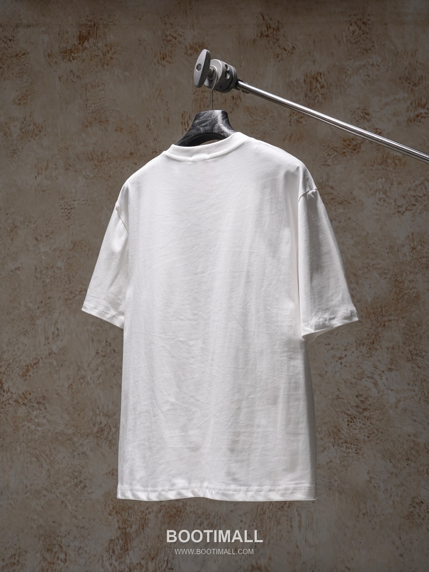 Prada 2026 S/S Cotton Triangle Logo Embroidered T-Shirt 프라다 2026SS 코튼 트라이앵글 로고 자수 티셔츠 2