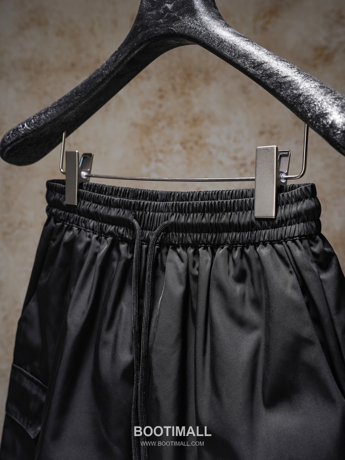 Prada 2026 S/S Nylon Triangle Logo Pocket Shorts 프라다 2026SS 나일론 트라이앵글 로고 포켓 쇼츠 3