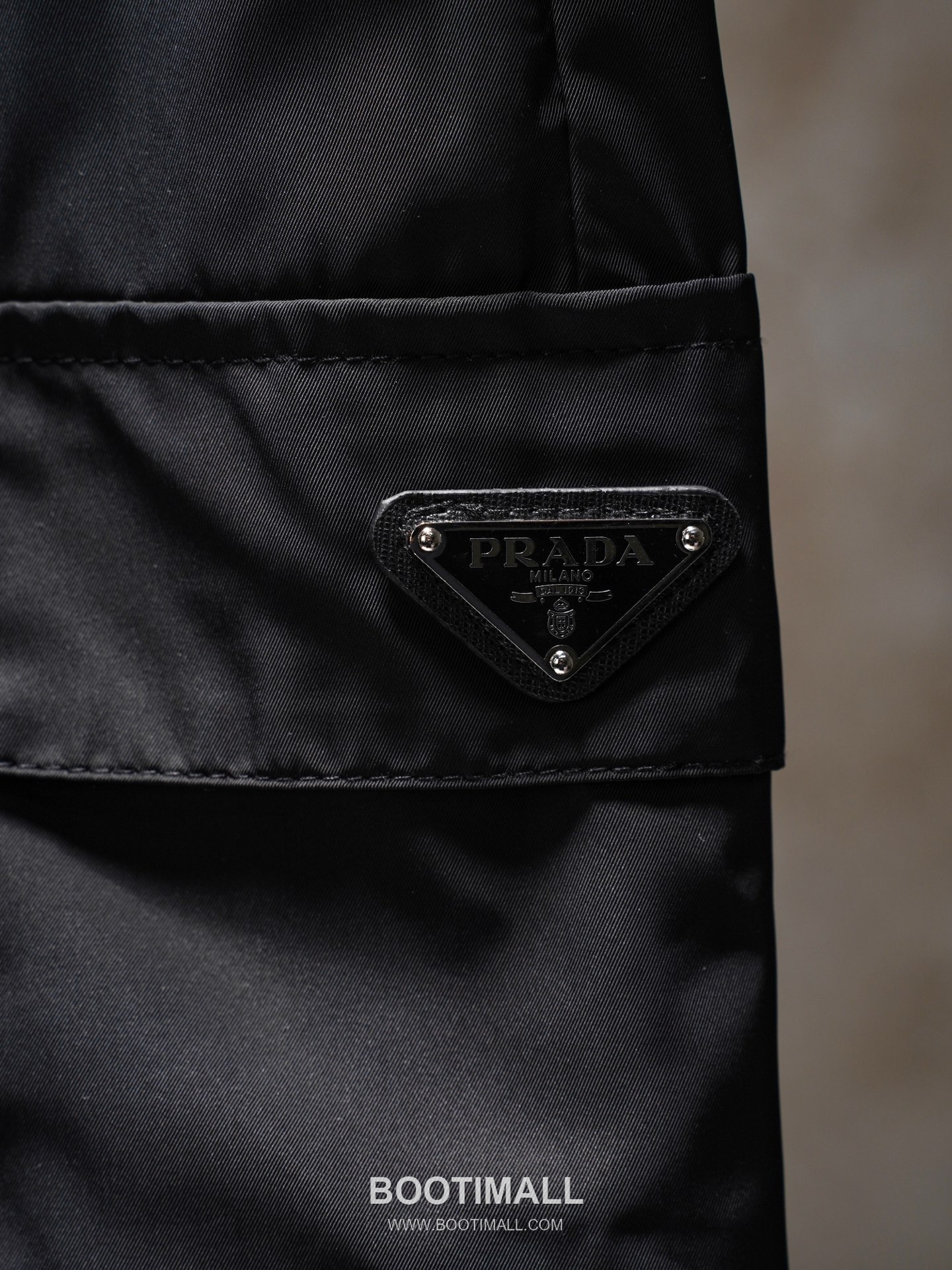 Prada 2026 S/S Nylon Triangle Logo Pocket Shorts 프라다 2026SS 나일론 트라이앵글 로고 포켓 쇼츠 4