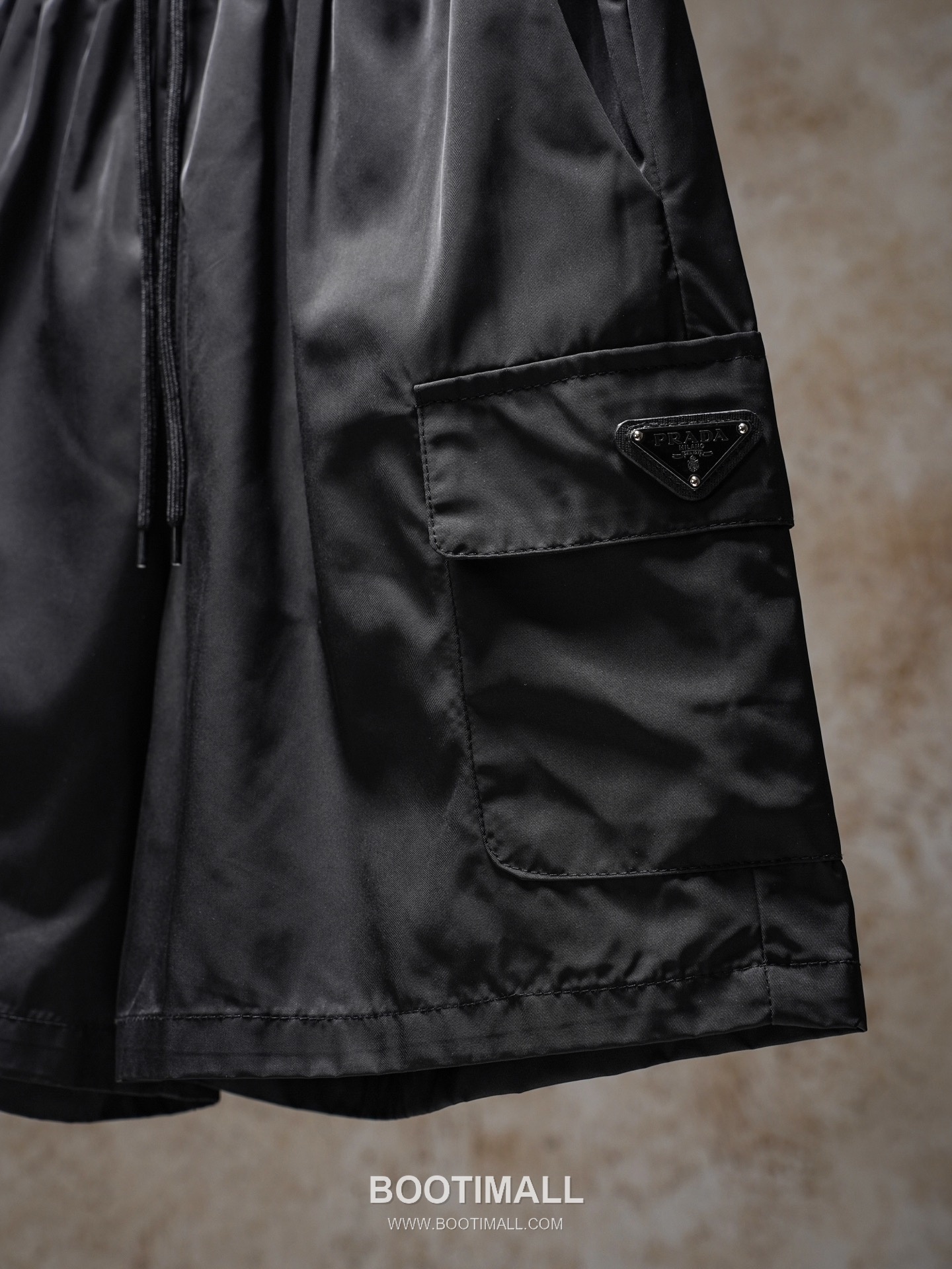 Prada 2026 S/S Nylon Triangle Logo Pocket Shorts 프라다 2026SS 나일론 트라이앵글 로고 포켓 쇼츠 12