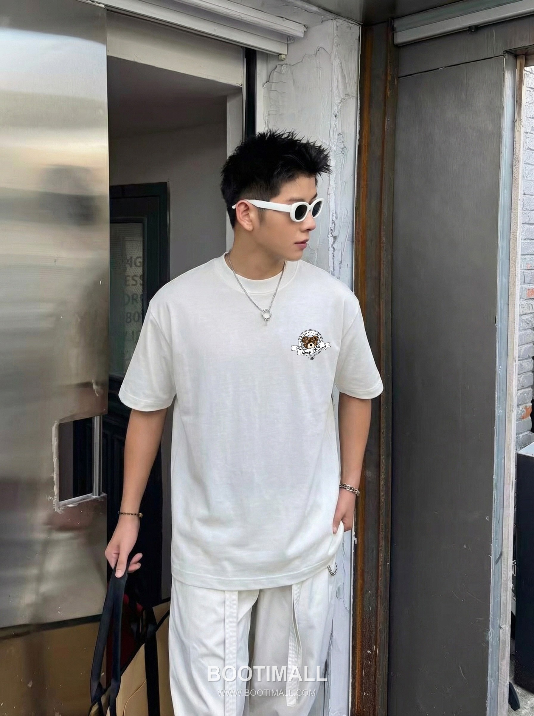 Fendi 2026 S/S Cotton Graphic Print Logo T-Shirt 펜디 2026SS 코튼 그래픽 프린트 로고 티셔츠 1