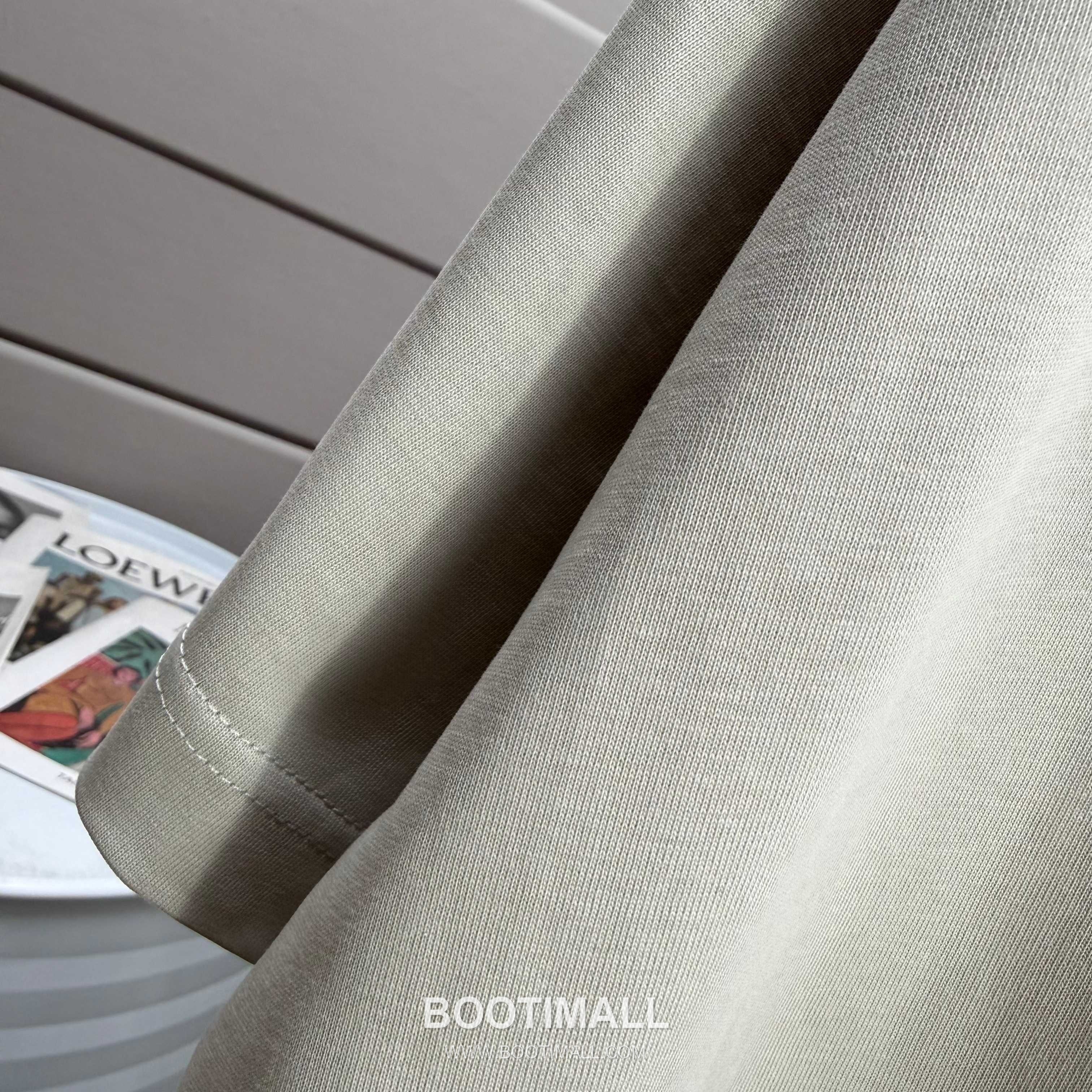 Louis Vuitton 2026 S/S Cotton Letter Print Logo T-Shirt 루이비통 2026SS 코튼 레터 프린트 로고 티셔츠 9