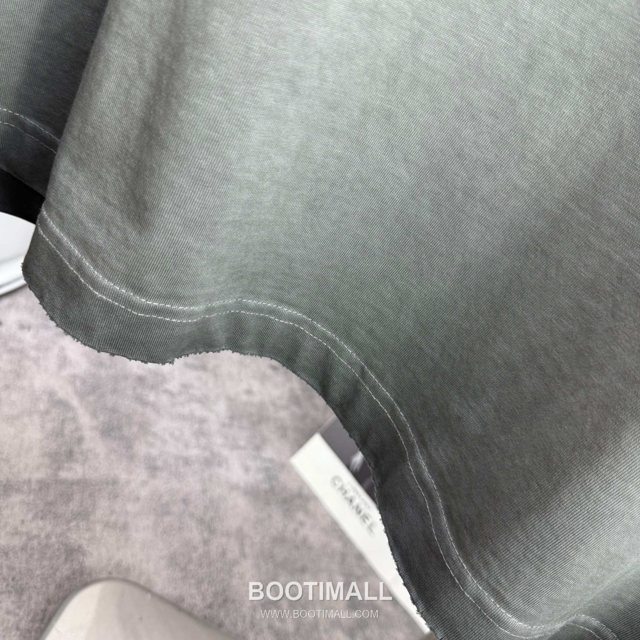 MM6 Maison Margiela 2026 S/S Cotton Washed Distressed T-Shirt MM6메종마르지엘라 2026SS 코튼 워싱 디스트로이드 티셔츠 9