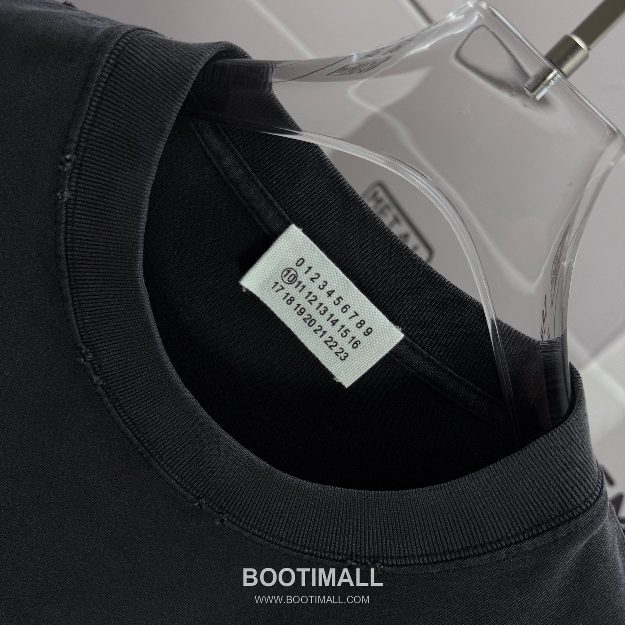 MM6 Maison Margiela 2026 S/S Cotton Washed Distressed T-Shirt MM6메종마르지엘라 2026SS 코튼 워싱 디스트로이드 티셔츠 5