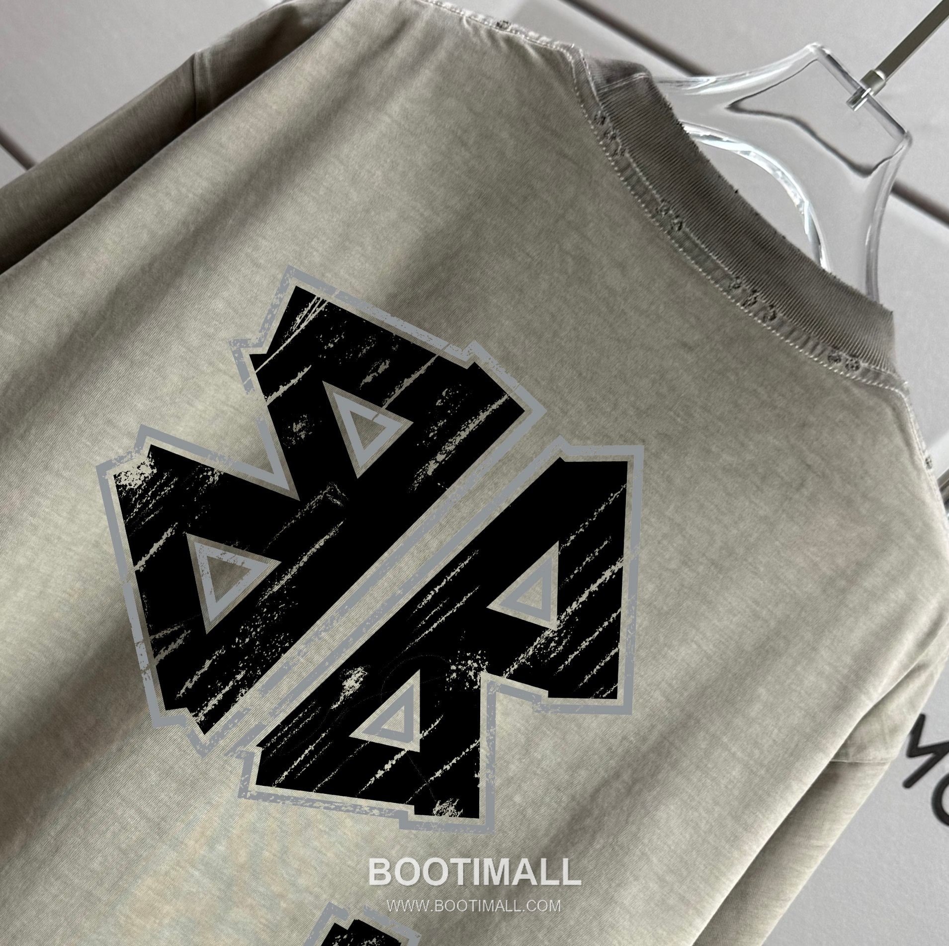 Balenciaga 2026 S/S Cotton Washed Distressed Logo T-Shirt 발렌시아가 2026SS 코튼 워싱 디스트로이드 로고 티셔츠 3