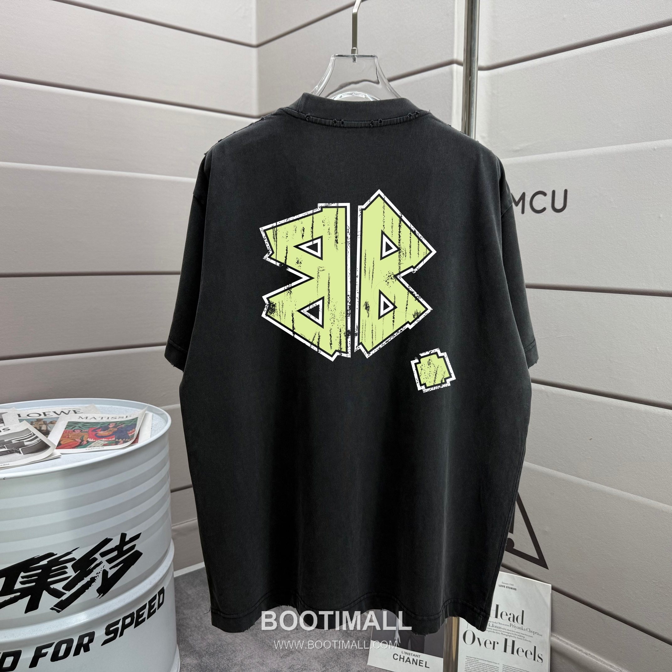 Balenciaga 2026 S/S Cotton Washed Distressed Logo T-Shirt 발렌시아가 2026SS 코튼 워싱 디스트로이드 로고 티셔츠 1