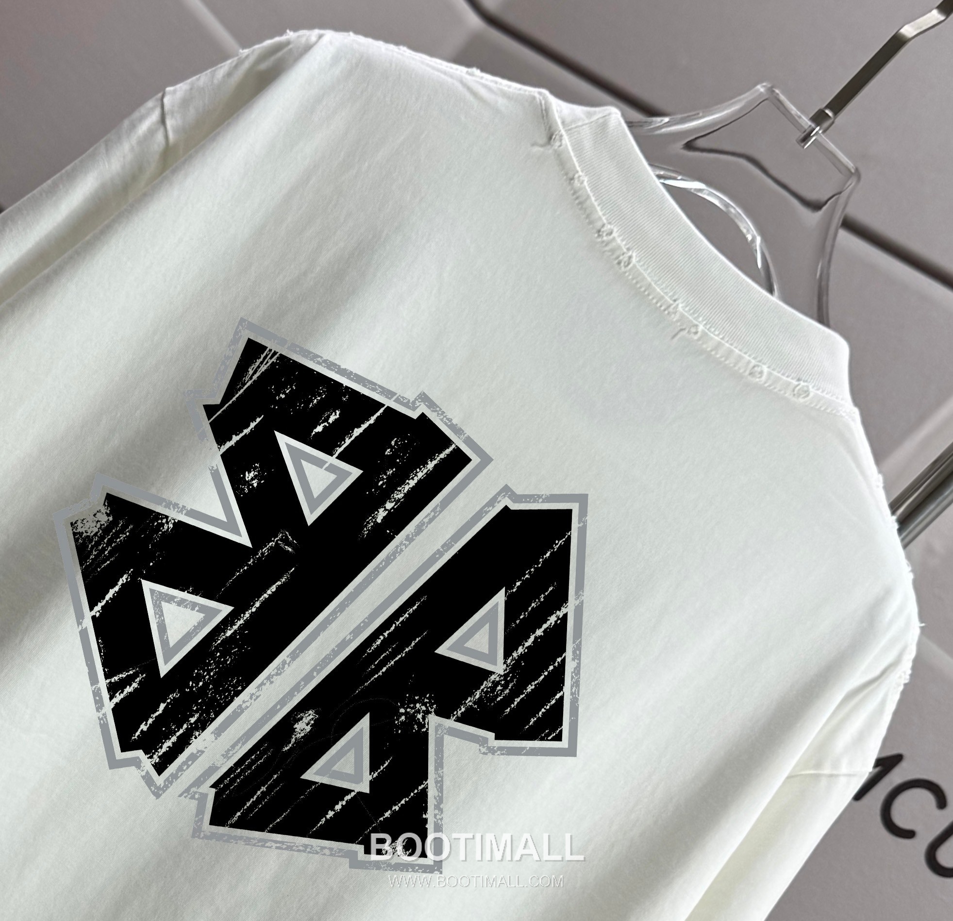 Balenciaga 2026 S/S Cotton Washed Distressed Logo T-Shirt 발렌시아가 2026SS 코튼 워싱 디스트로이드 로고 티셔츠 3