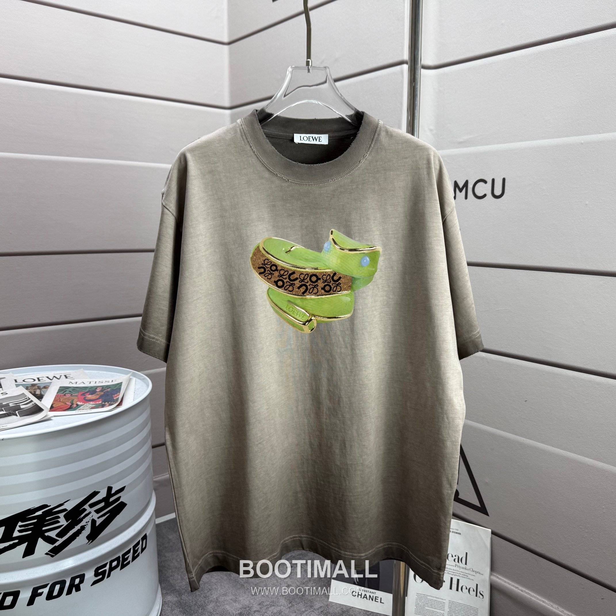 Loewe 2026 S/S Cotton Distressed Washed Logo T-Shirt 로에베 2026SS 코튼 디스트로이드 워싱 로고 티셔츠 1