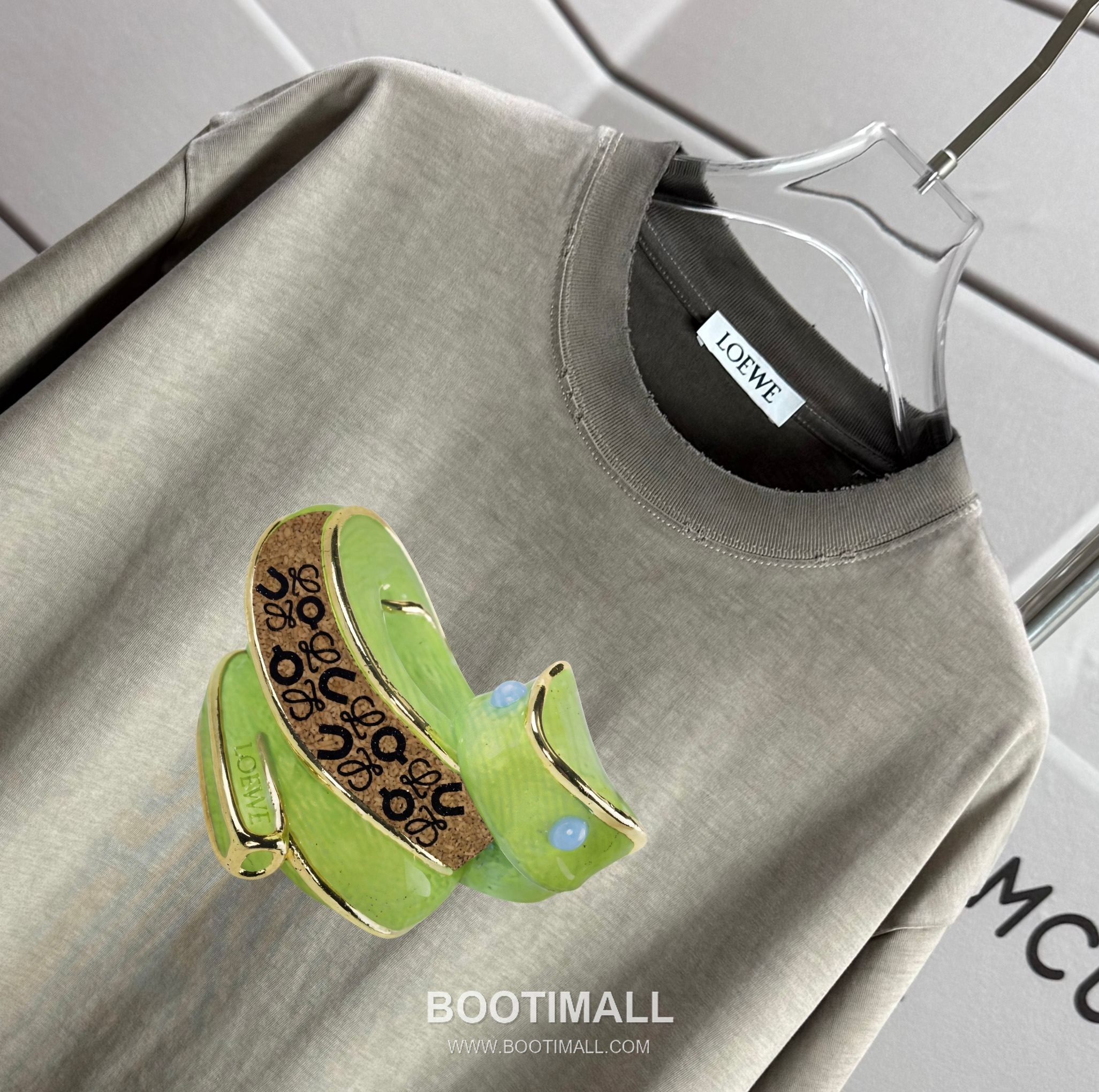 Loewe 2026 S/S Cotton Distressed Washed Logo T-Shirt 로에베 2026SS 코튼 디스트로이드 워싱 로고 티셔츠 3