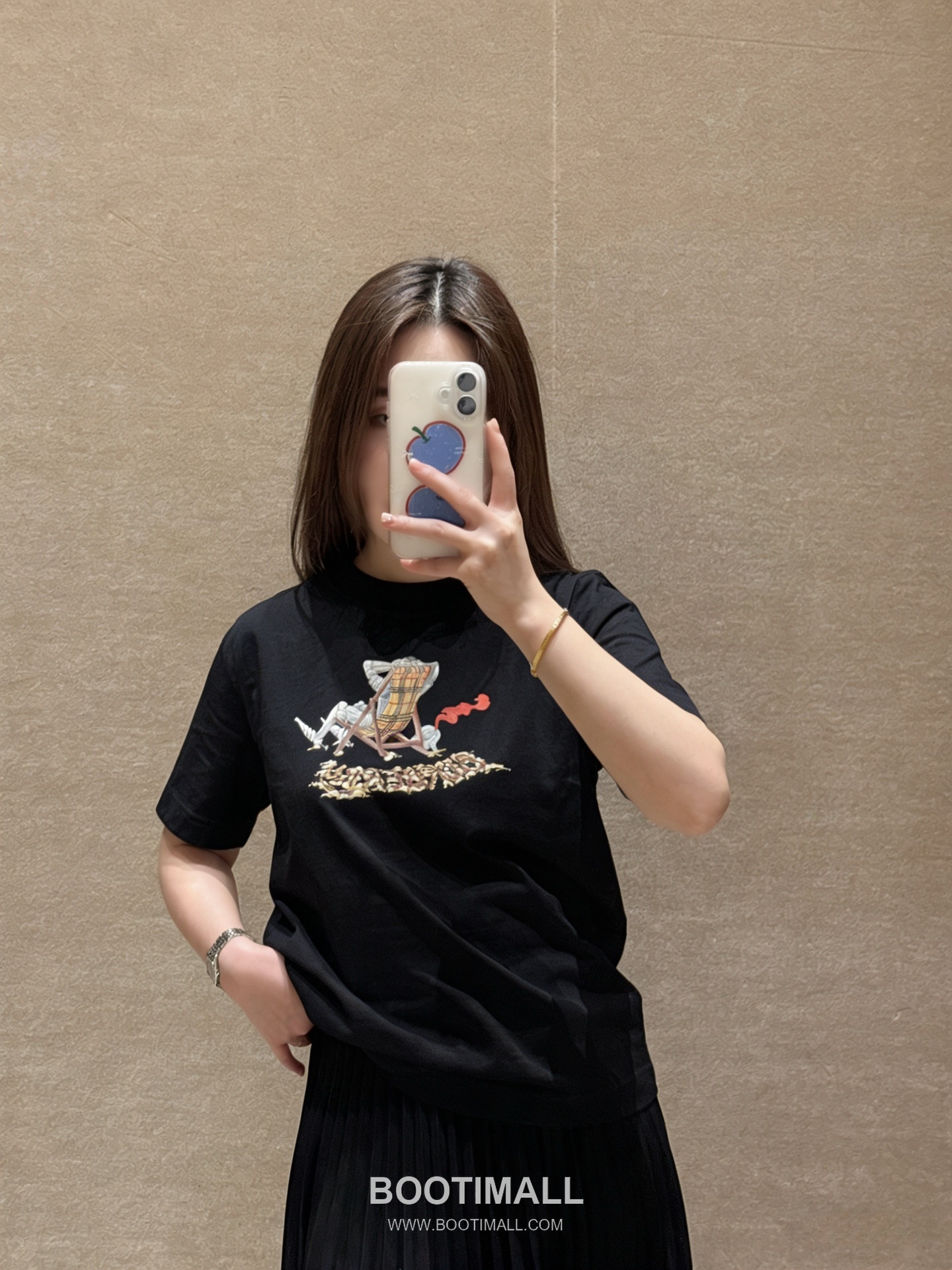 Burberry 2026 S/S Cotton Beach Chair Logo Print T-Shirt 버버리 2026SS 코튼 비치체어 로고 프린트 티셔츠 5