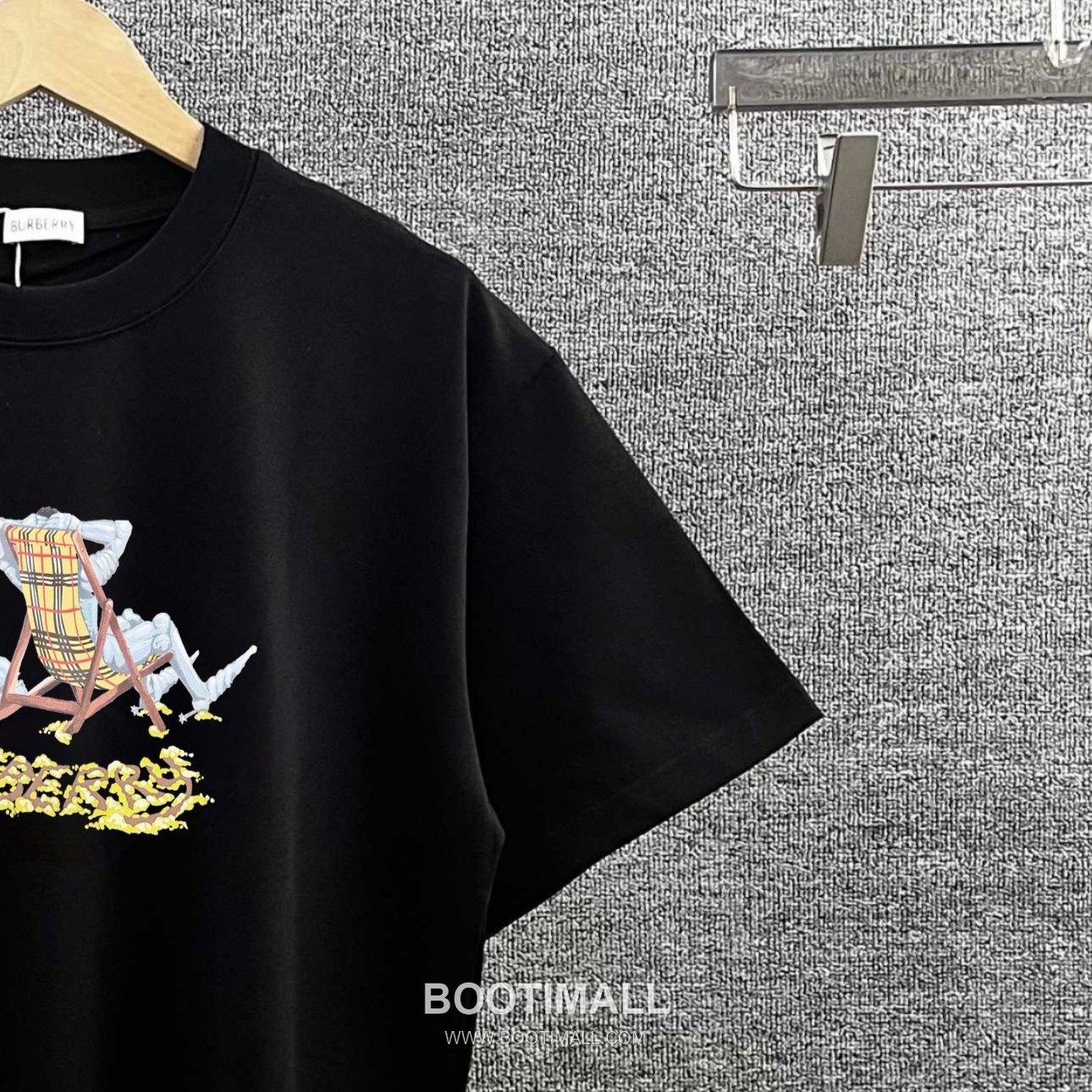 Burberry 2026 S/S Cotton Beach Chair Logo Print T-Shirt 버버리 2026SS 코튼 비치체어 로고 프린트 티셔츠 9