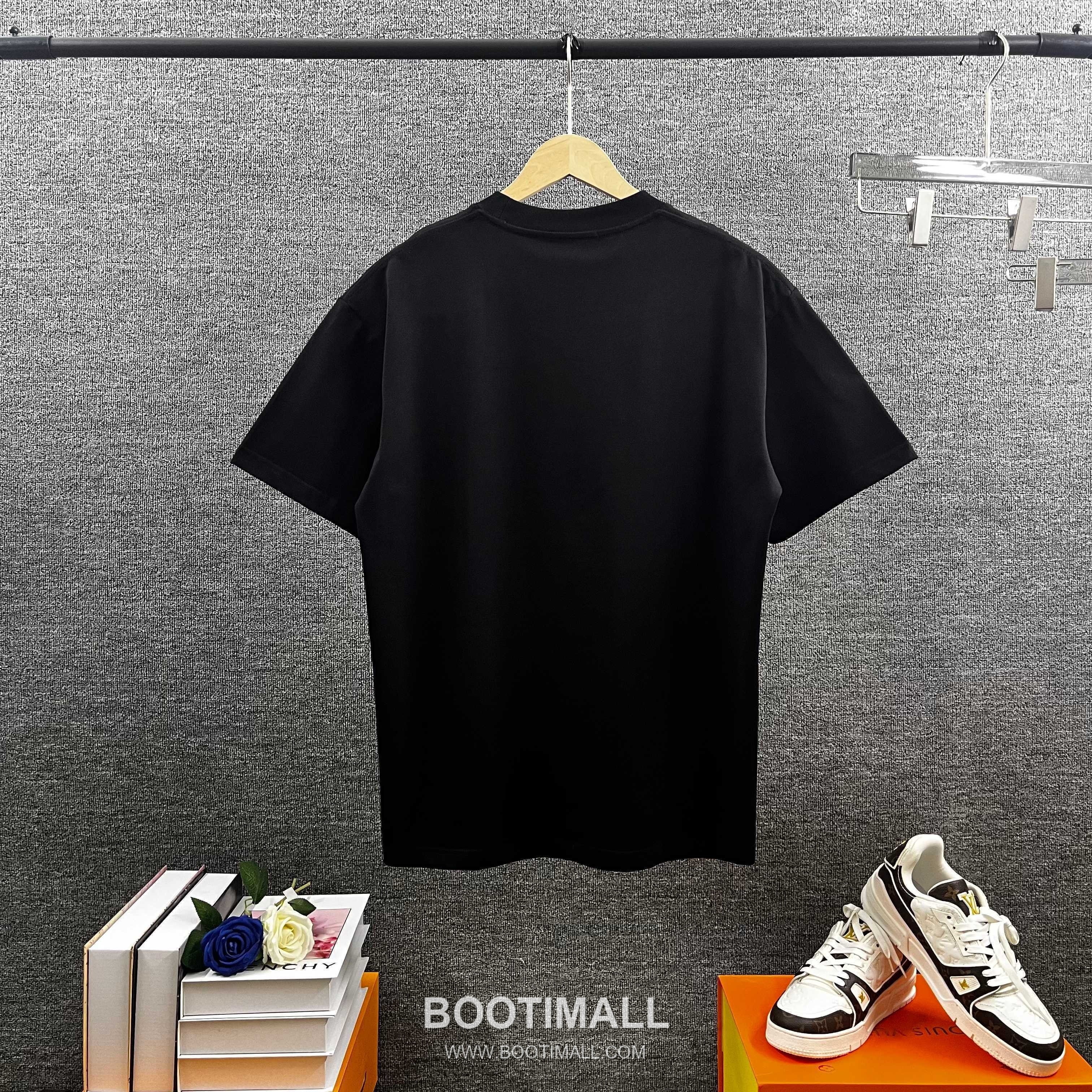 Burberry 2026 S/S Cotton Beach Chair Logo Print T-Shirt 버버리 2026SS 코튼 비치체어 로고 프린트 티셔츠 13