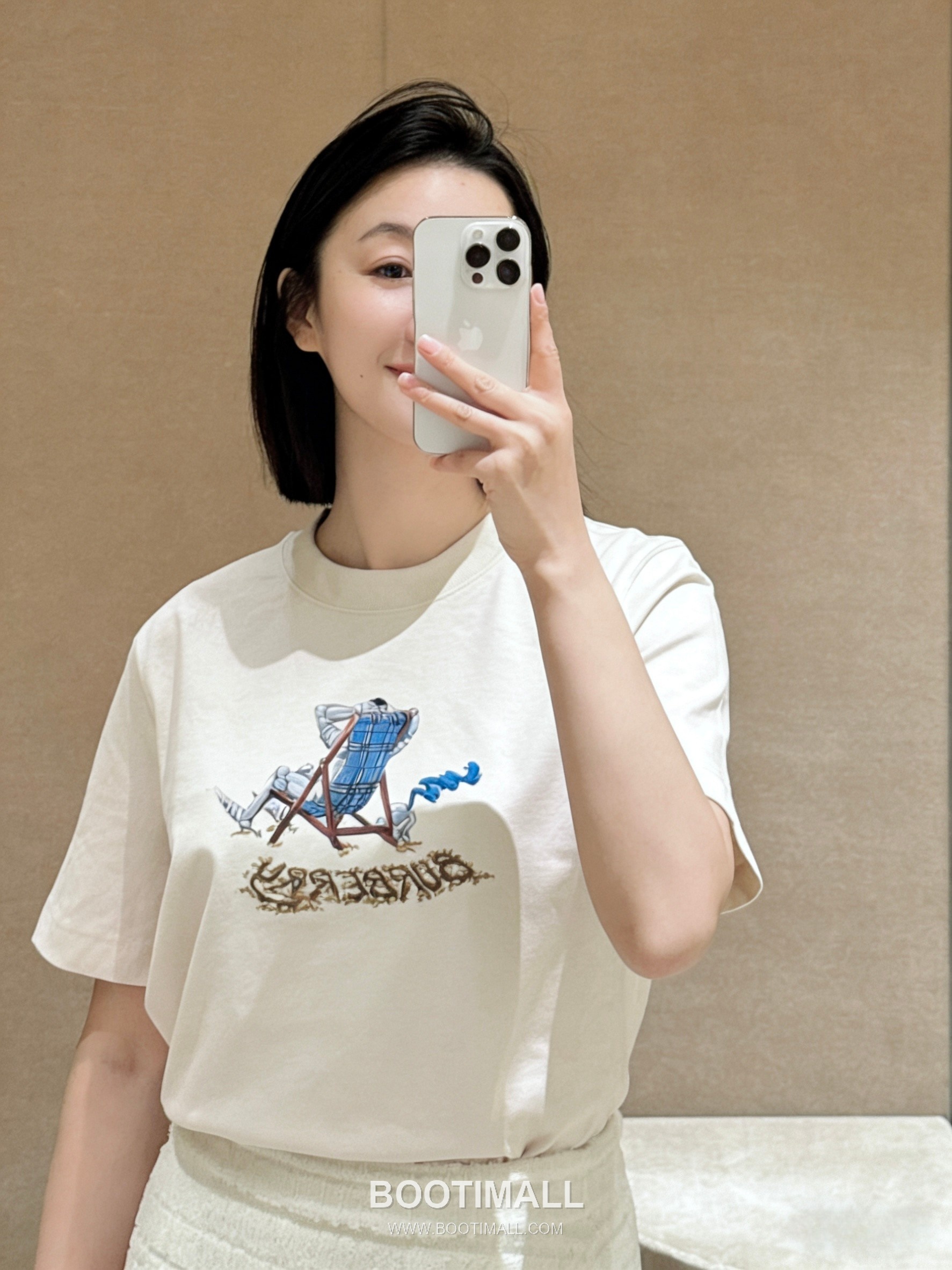 Burberry 2026 S/S Cotton Beach Chair Logo Print T-Shirt 버버리 2026SS 코튼 비치체어 로고 프린트 티셔츠 5