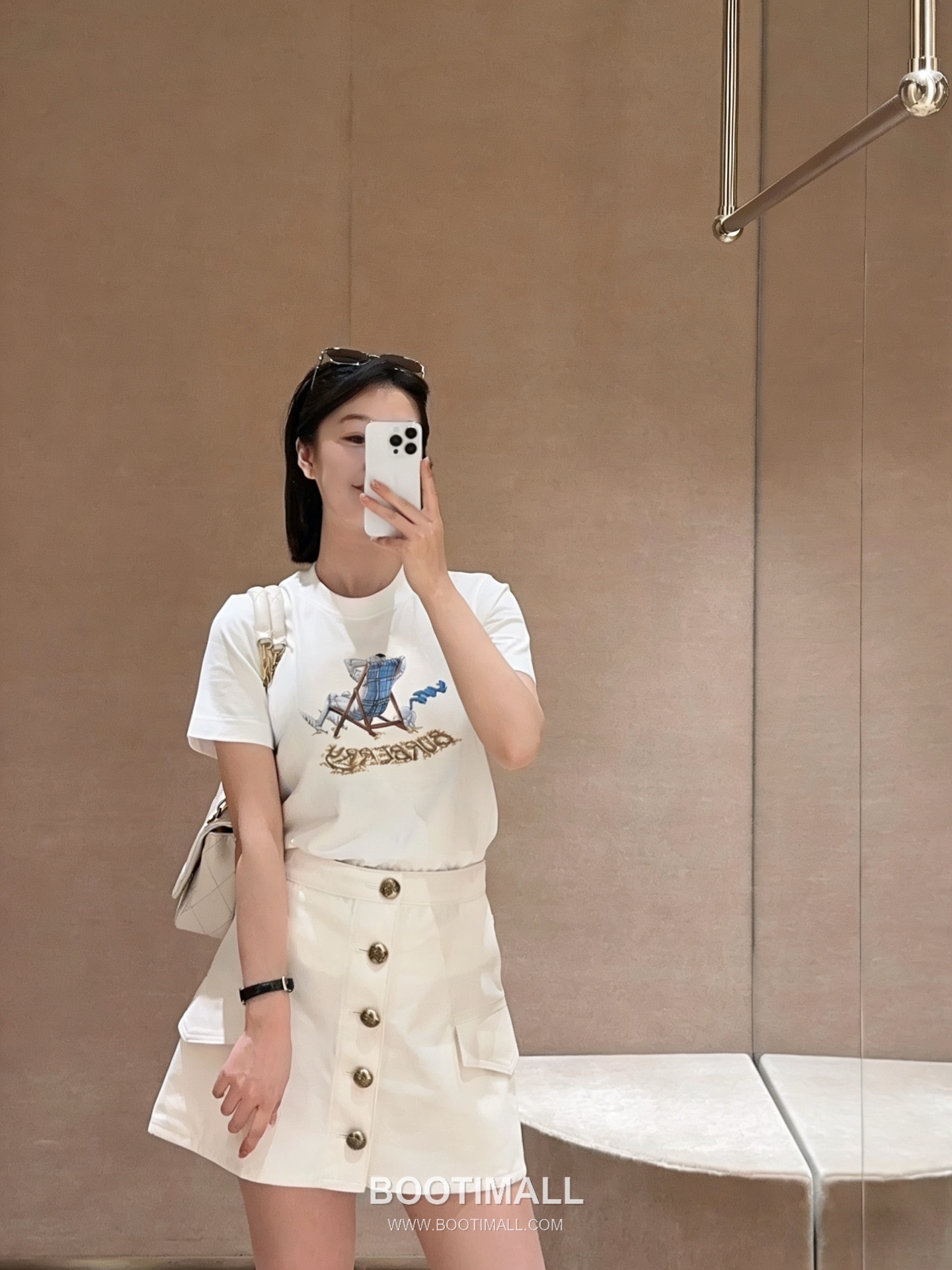 Burberry 2026 S/S Cotton Beach Chair Logo Print T-Shirt 버버리 2026SS 코튼 비치체어 로고 프린트 티셔츠 7