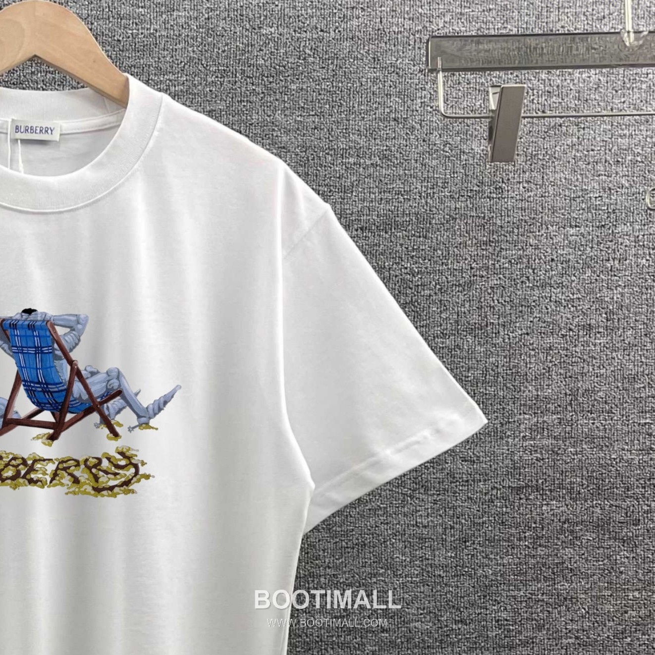 Burberry 2026 S/S Cotton Beach Chair Logo Print T-Shirt 버버리 2026SS 코튼 비치체어 로고 프린트 티셔츠 10