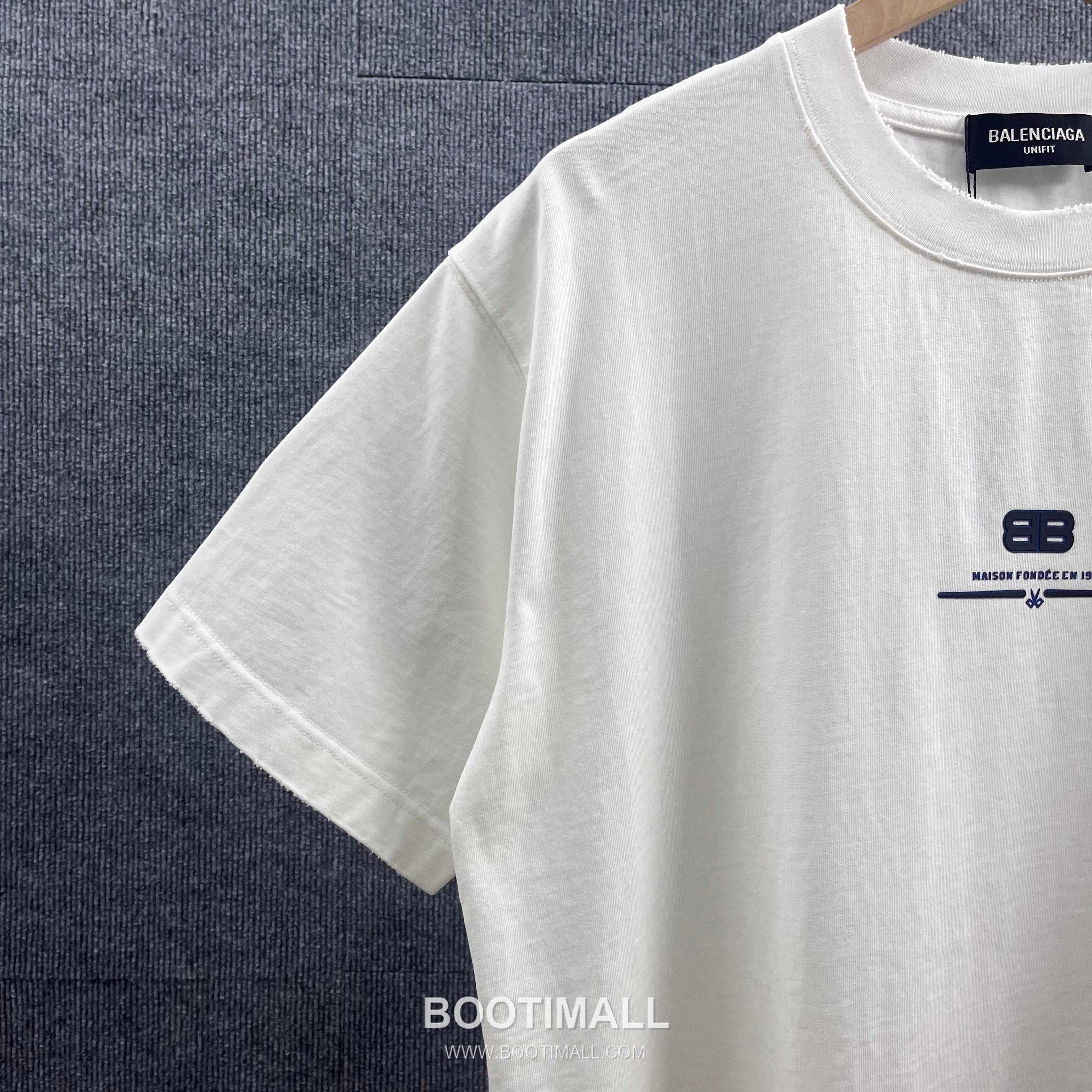 Balenciaga 2026 S/S Cotton Distressed Washed Silicone Logo T-Shirt 발렌시아가 2026SS 코튼 디스트로이드 워싱 실리콘 로고 티셔츠 11