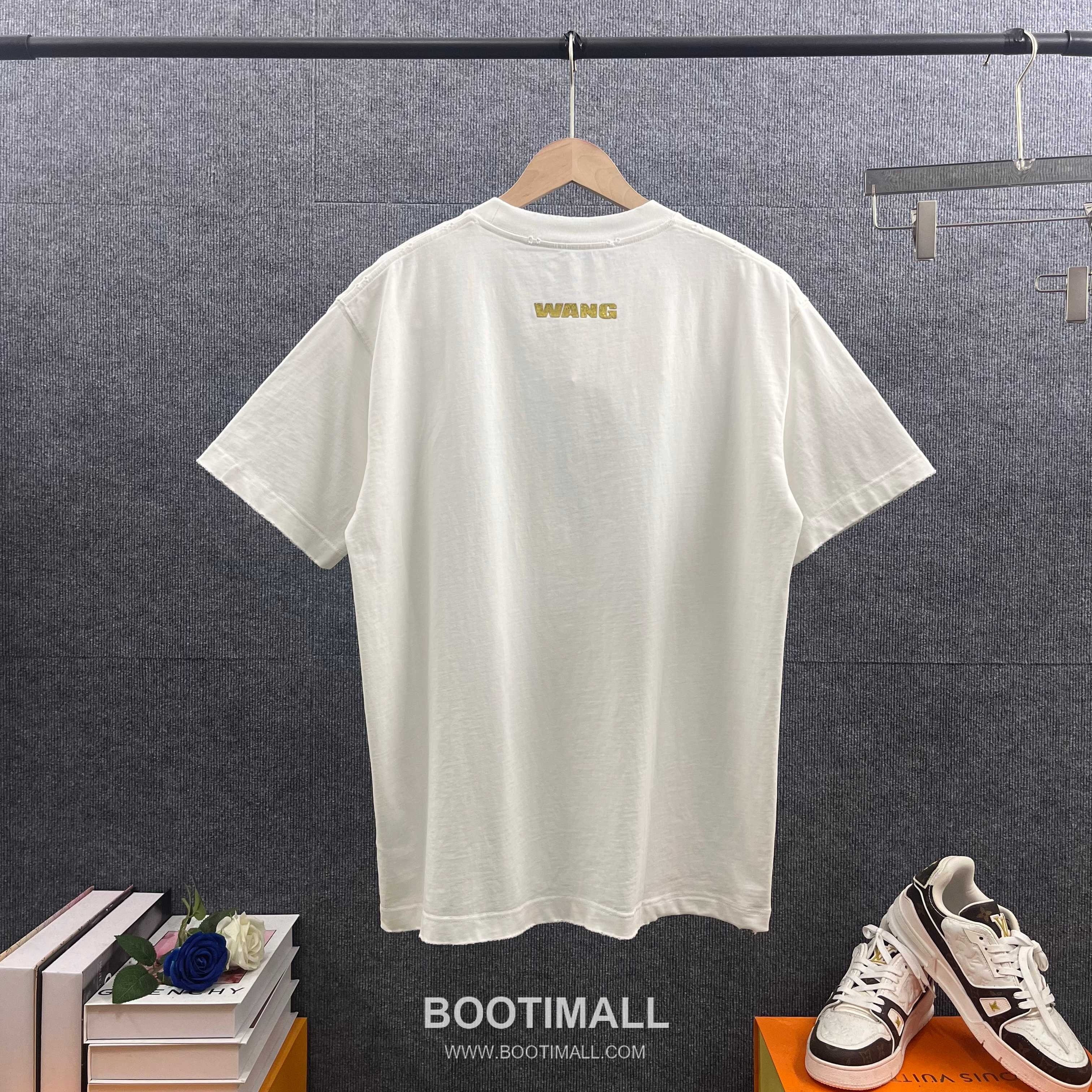Alexander Wang 2026 S/S Cotton Distressed Washed Crystal Silicone Logo T-Shirt 알렉산더왕 2026SS 코튼 디스트로이드 워싱 크리스탈 실리콘 로고 티셔츠 1