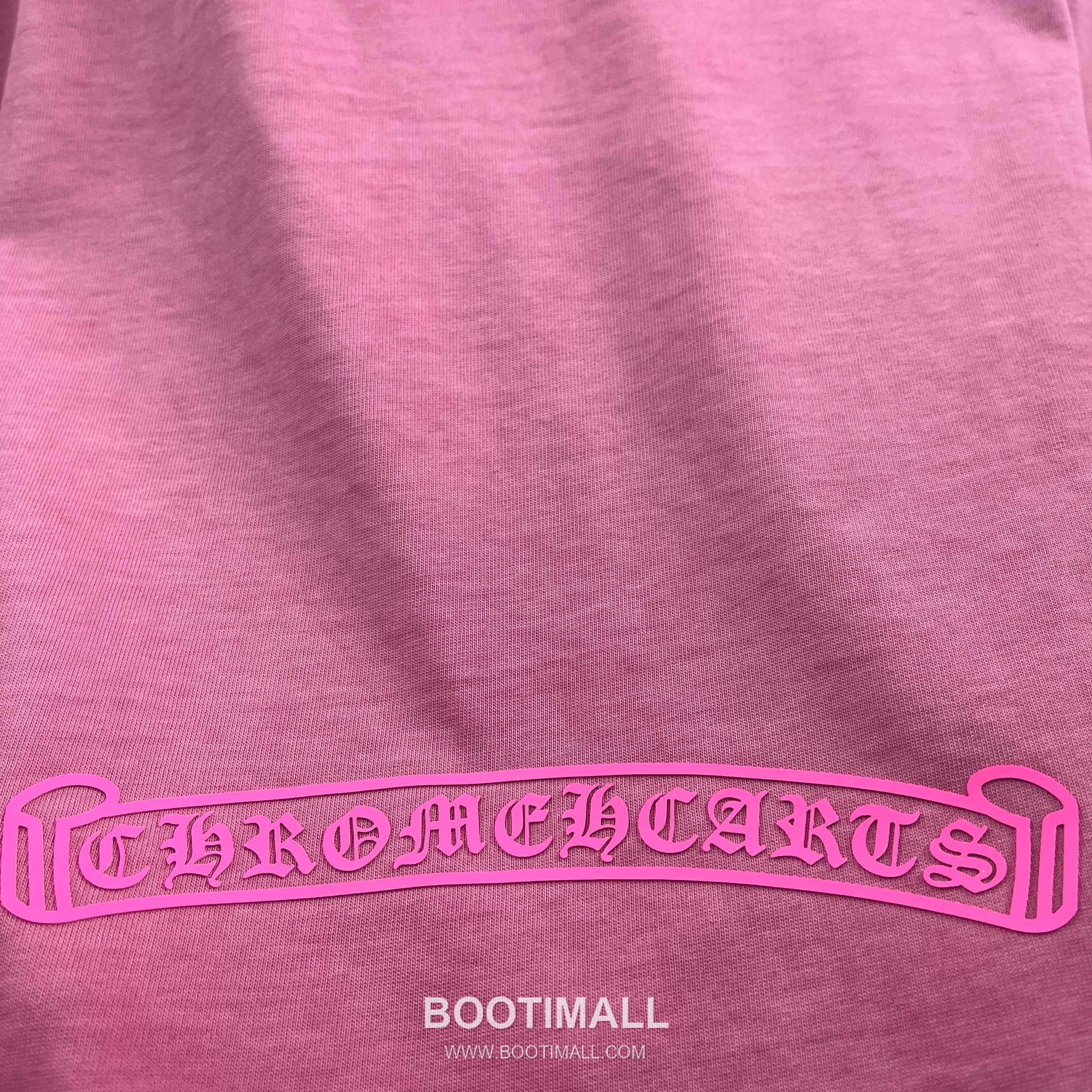 Chrome Hearts 2026 S/S Cotton Distressed Washed Cross Silicone Logo T-Shirt 크롬하츠 2026SS 코튼 디스트로이드 워싱 크로스 실리콘 로고 티셔츠 13