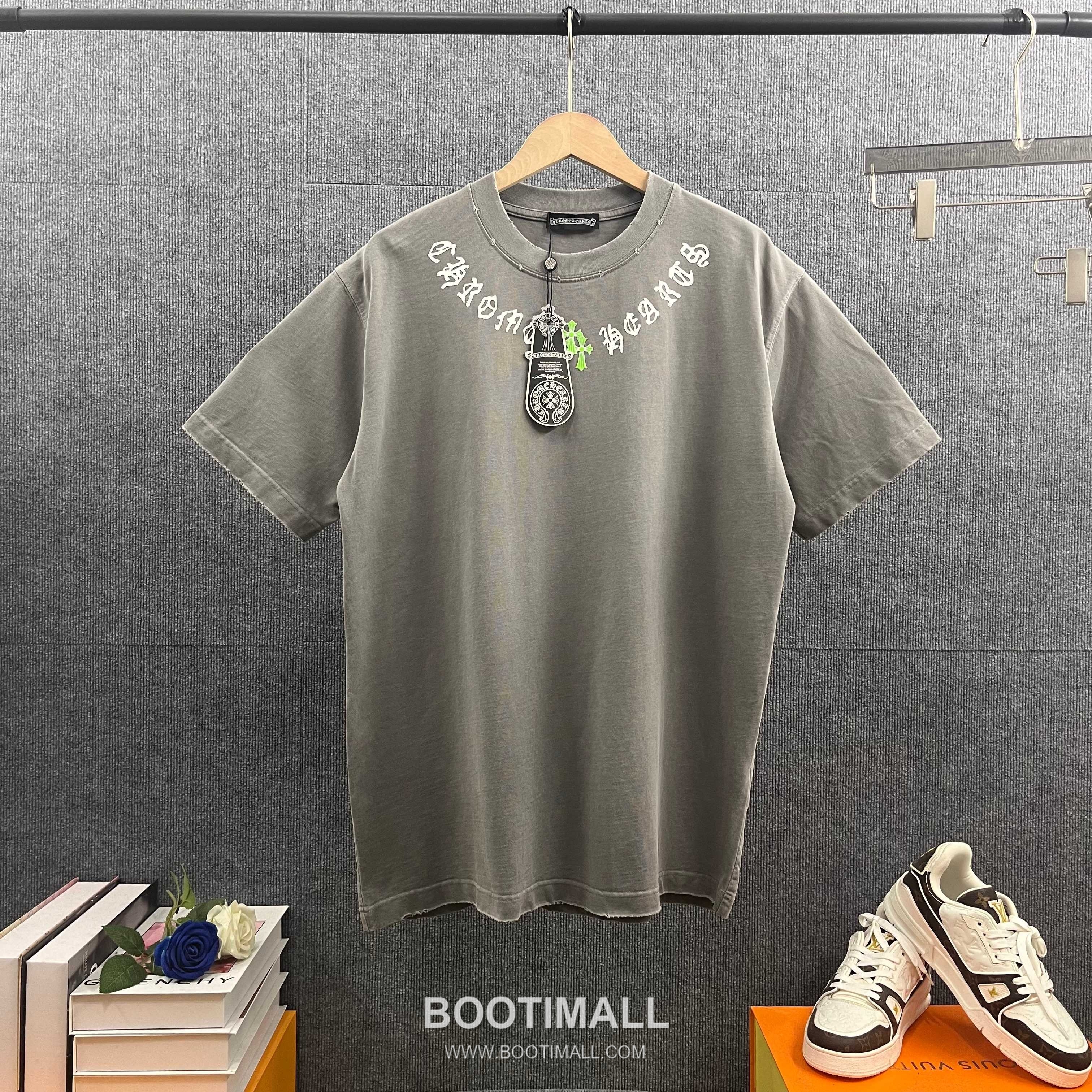 Chrome Hearts 2026 S/S Cotton Distressed Washed Cross Silicone Logo T-Shirt 크롬하츠 2026SS 코튼 디스트로이드 워싱 크로스 실리콘 로고 티셔츠 1