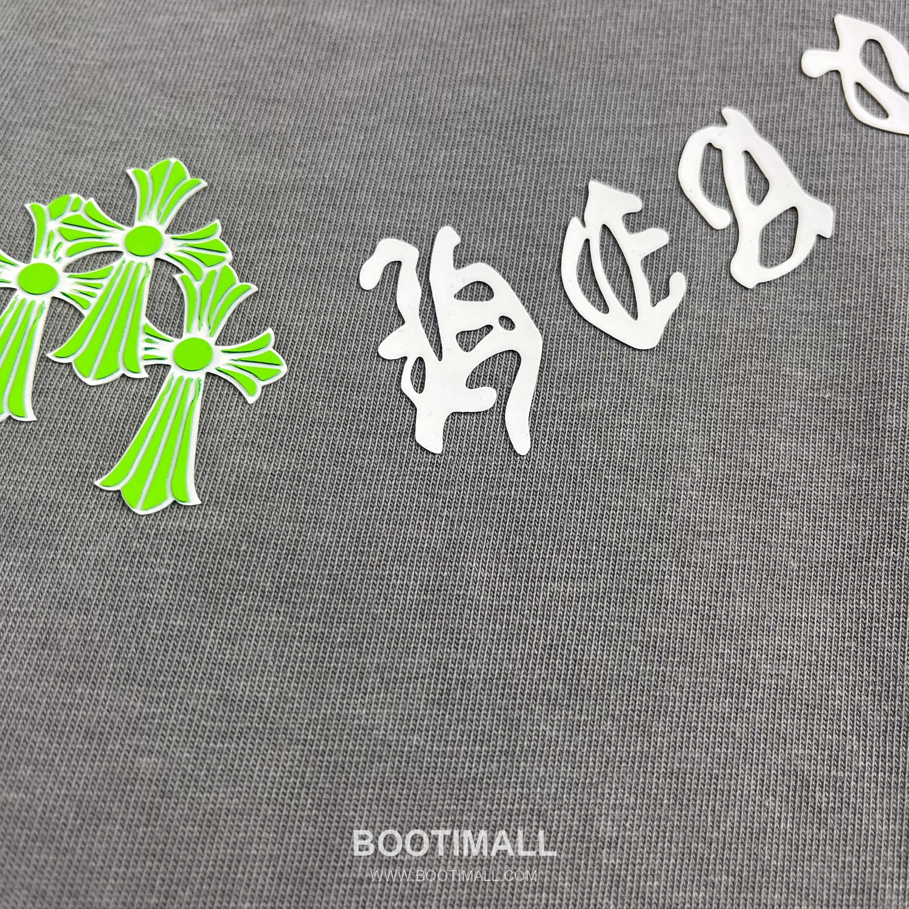 Chrome Hearts 2026 S/S Cotton Distressed Washed Cross Silicone Logo T-Shirt 크롬하츠 2026SS 코튼 디스트로이드 워싱 크로스 실리콘 로고 티셔츠 7