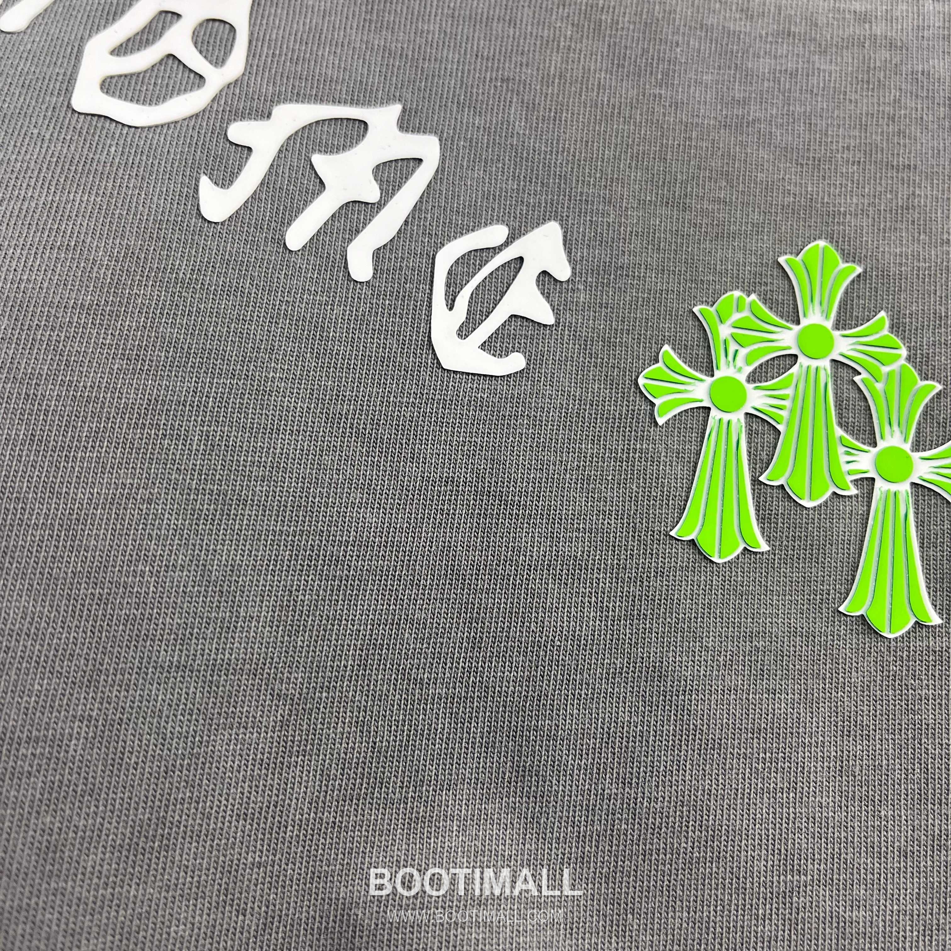 Chrome Hearts 2026 S/S Cotton Distressed Washed Cross Silicone Logo T-Shirt 크롬하츠 2026SS 코튼 디스트로이드 워싱 크로스 실리콘 로고 티셔츠 16