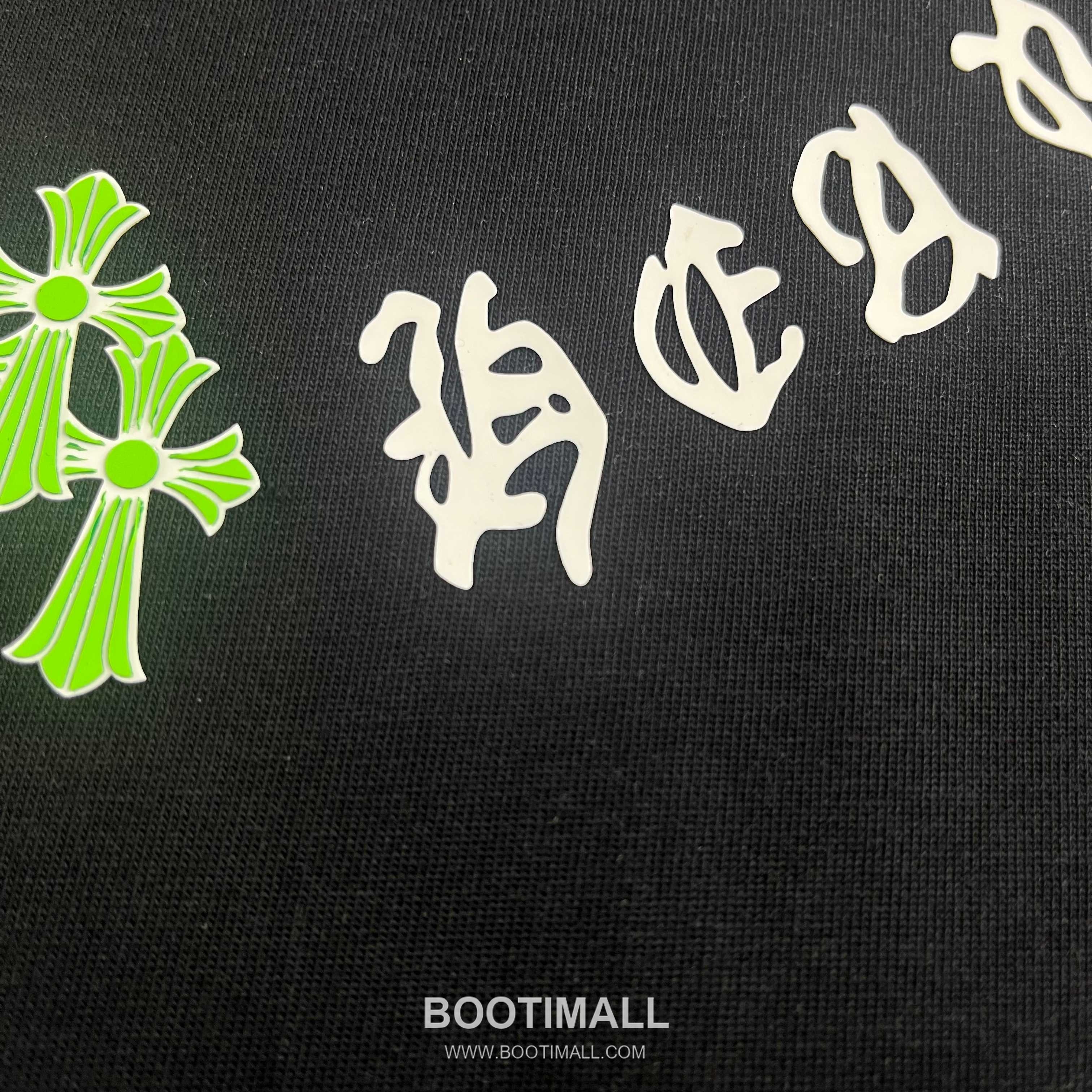 Chrome Hearts 2026 S/S Cotton Distressed Washed Cross Silicone Logo T-Shirt 크롬하츠 2026SS 코튼 디스트로이드 워싱 크로스 실리콘 로고 티셔츠 7