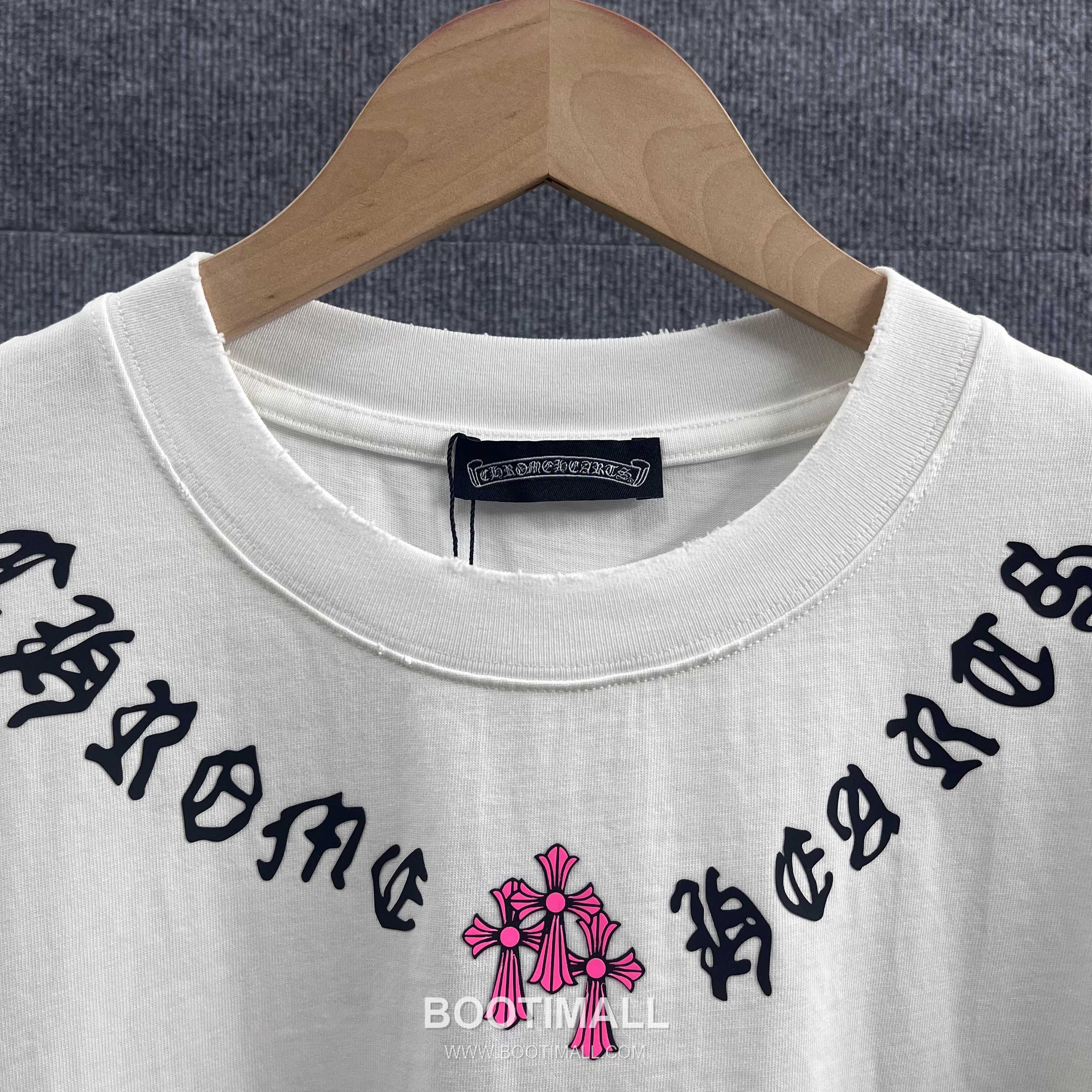 Chrome Hearts 2026 S/S Cotton Distressed Washed Cross Silicone Logo T-Shirt 크롬하츠 2026SS 코튼 디스트로이드 워싱 크로스 실리콘 로고 티셔츠 3