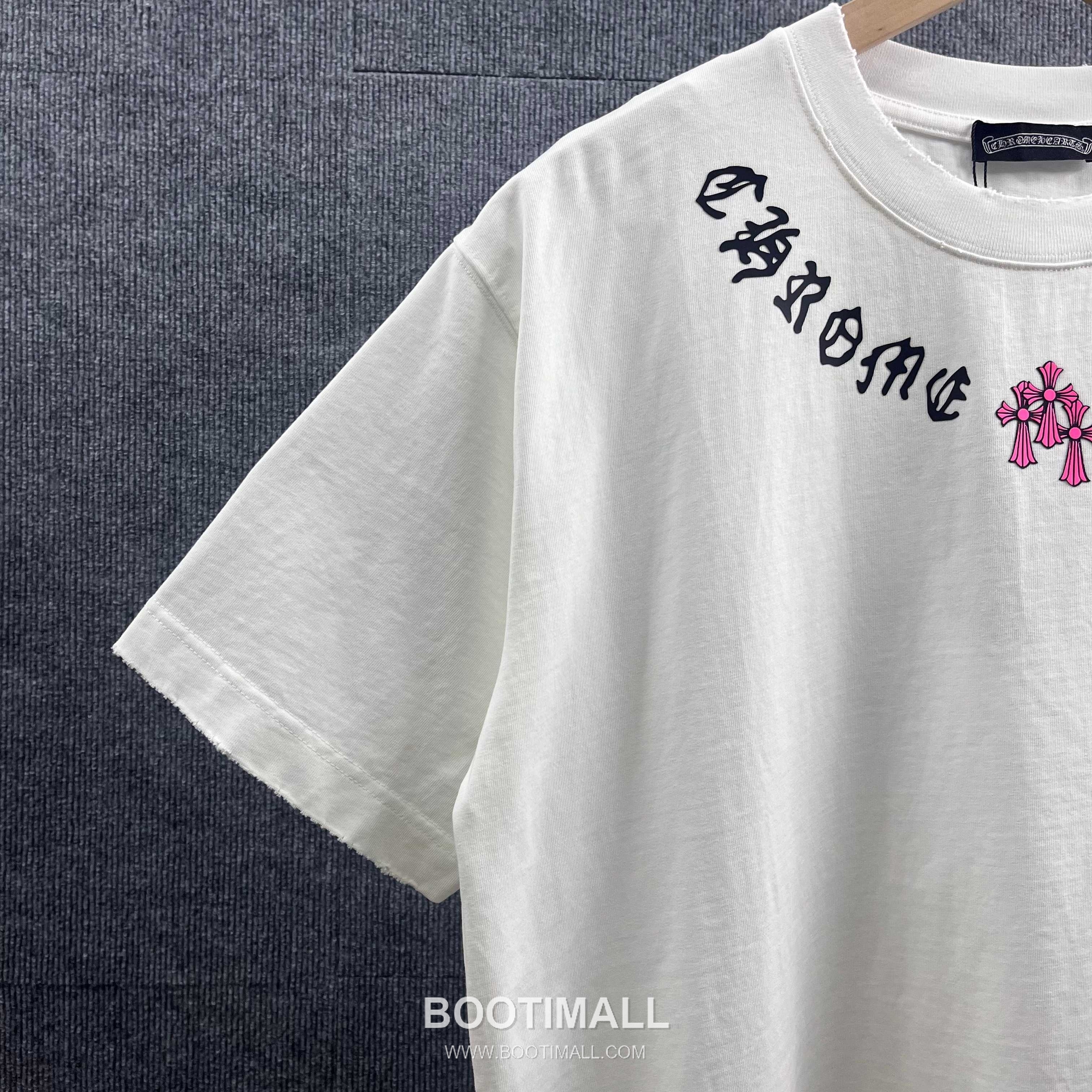 Chrome Hearts 2026 S/S Cotton Distressed Washed Cross Silicone Logo T-Shirt 크롬하츠 2026SS 코튼 디스트로이드 워싱 크로스 실리콘 로고 티셔츠 5