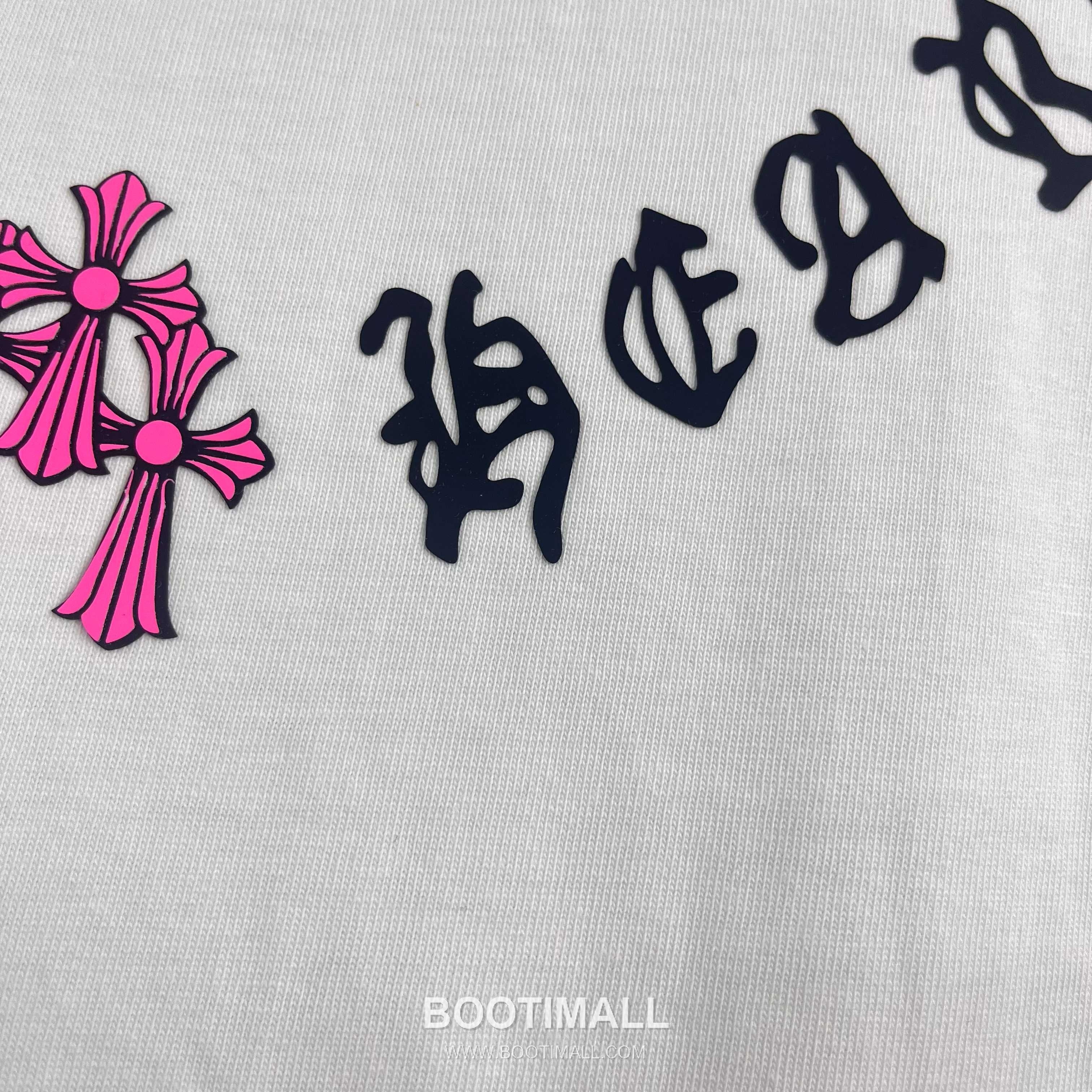 Chrome Hearts 2026 S/S Cotton Distressed Washed Cross Silicone Logo T-Shirt 크롬하츠 2026SS 코튼 디스트로이드 워싱 크로스 실리콘 로고 티셔츠 7