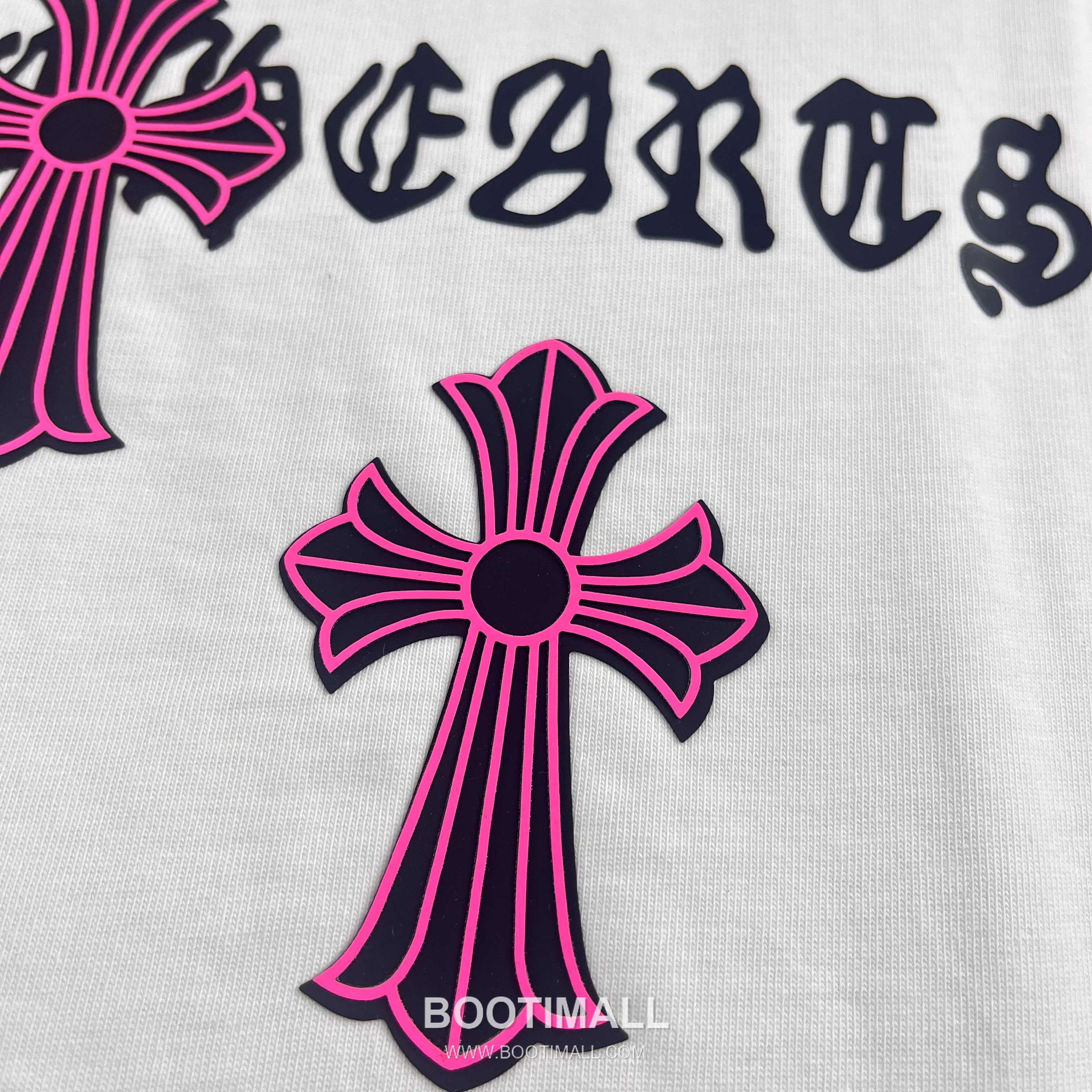 Chrome Hearts 2026 S/S Cotton Distressed Washed Cross Silicone Logo T-Shirt 크롬하츠 2026SS 코튼 디스트로이드 워싱 크로스 실리콘 로고 티셔츠 9