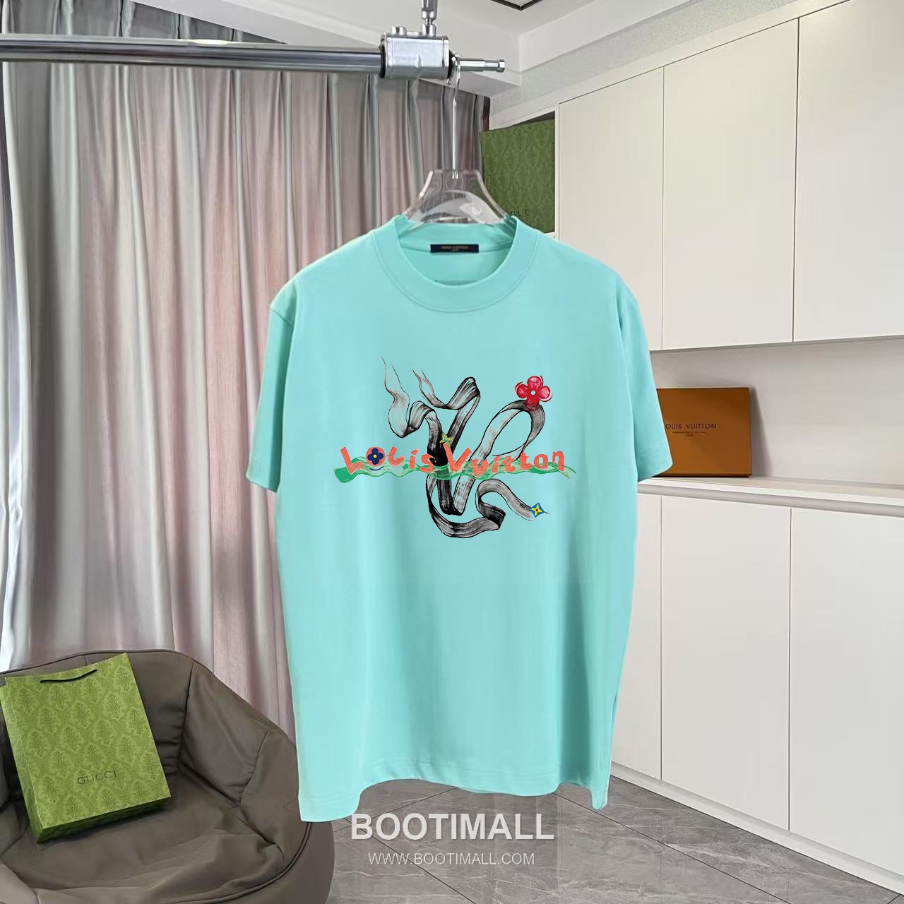 Louis Vuitton 2026 S/S Cotton Letter Logo Print T-Shirt 루이비통 2026SS 코튼 레터 로고 프린트 티셔츠 4