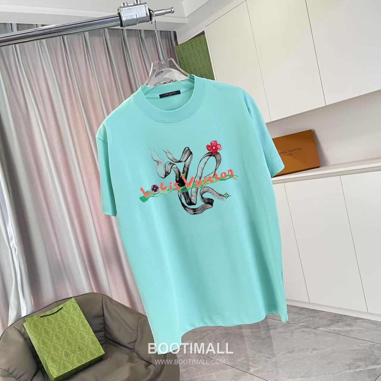 Louis Vuitton 2026 S/S Cotton Letter Logo Print T-Shirt 루이비통 2026SS 코튼 레터 로고 프린트 티셔츠 5