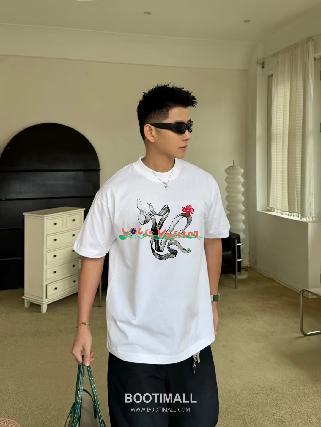 Louis Vuitton 2026 S/S Cotton Letter Logo Print T-Shirt 루이비통 2026SS 코튼 레터 로고 프린트 티셔츠 2