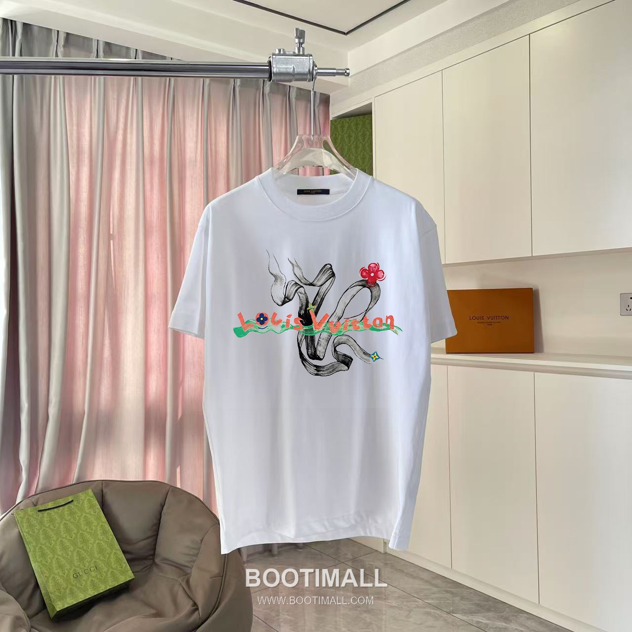 Louis Vuitton 2026 S/S Cotton Letter Logo Print T-Shirt 루이비통 2026SS 코튼 레터 로고 프린트 티셔츠 4