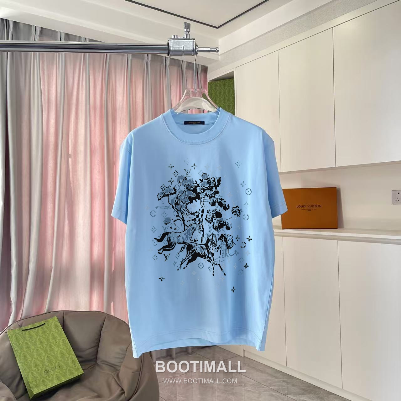 Louis Vuitton 2026 S/S Cotton Letter Logo Print T-Shirt 루이비통 2026SS 코튼 레터 로고 프린트 티셔츠 4