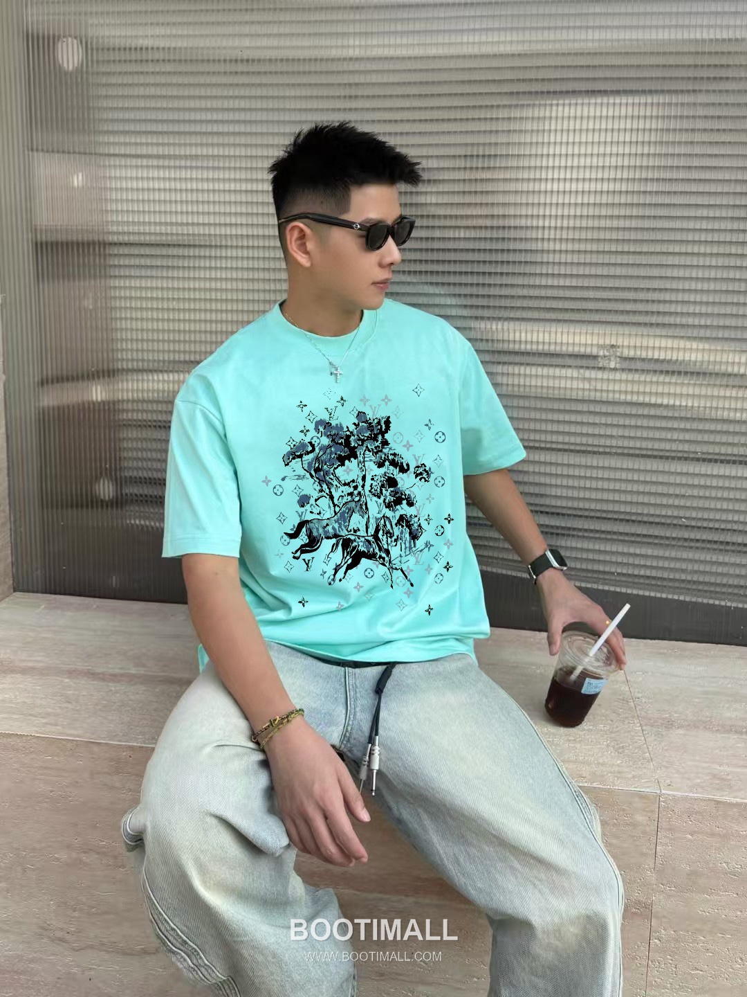 Louis Vuitton 2026 S/S Cotton Letter Logo Print T-Shirt 루이비통 2026SS 코튼 레터 로고 프린트 티셔츠 3