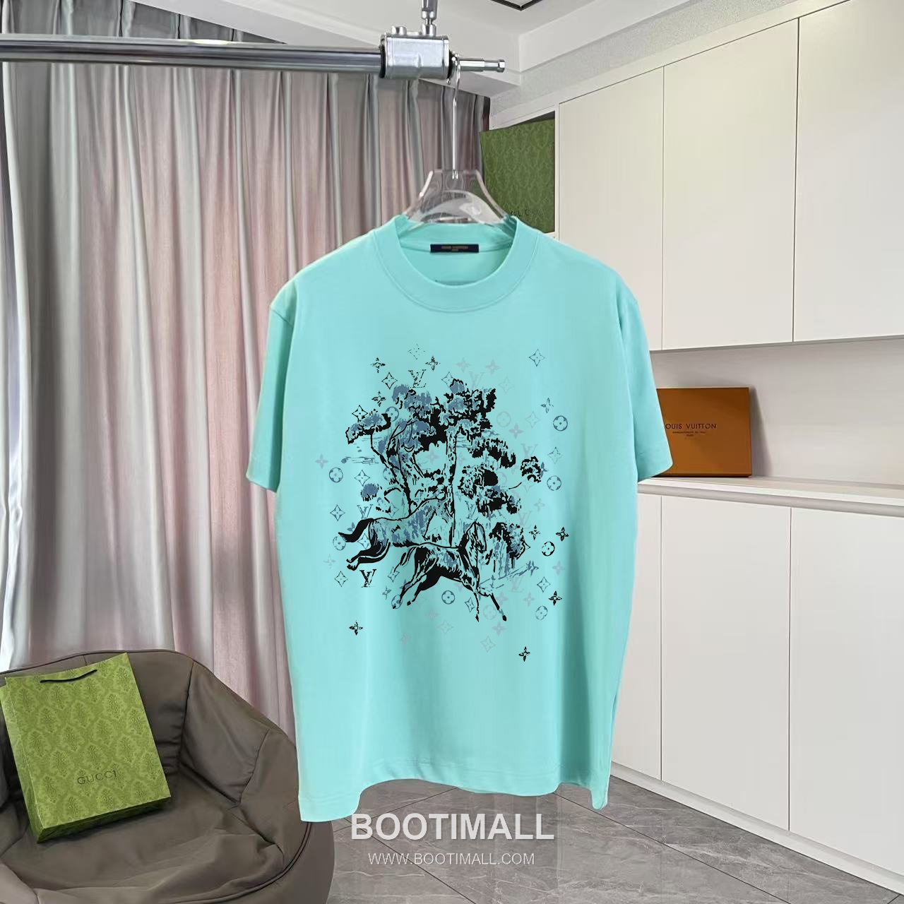 Louis Vuitton 2026 S/S Cotton Letter Logo Print T-Shirt 루이비통 2026SS 코튼 레터 로고 프린트 티셔츠 4