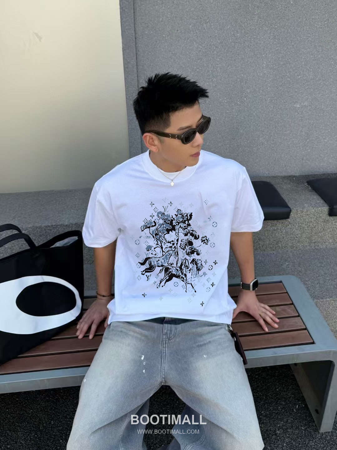 Louis Vuitton 2026 S/S Cotton Letter Logo Print T-Shirt 루이비통 2026SS 코튼 레터 로고 프린트 티셔츠 2