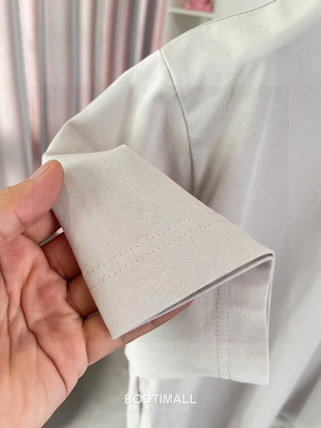 Louis Vuitton 2026 S/S Cotton Letter Logo Print T-Shirt 루이비통 2026SS 코튼 레터 로고 프린트 티셔츠 9